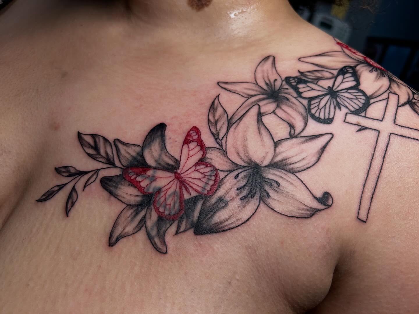 Tattoo by @fionatattooos — black_and_grey