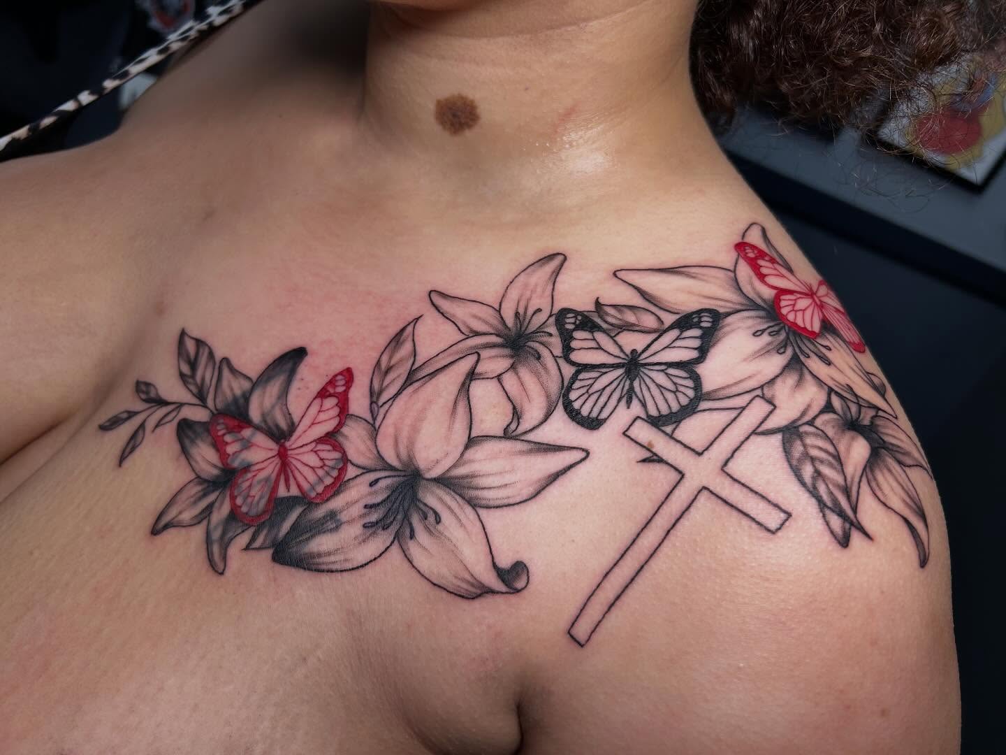 Tattoo by @fionatattooos — black_and_grey, realism
