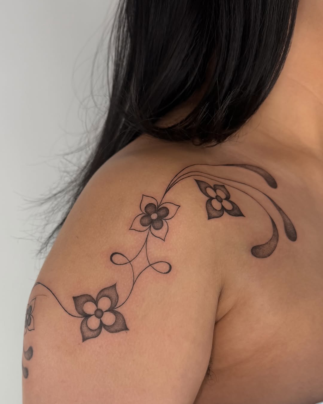 Tattoo by @leahramosink — fine_line, dotwork
