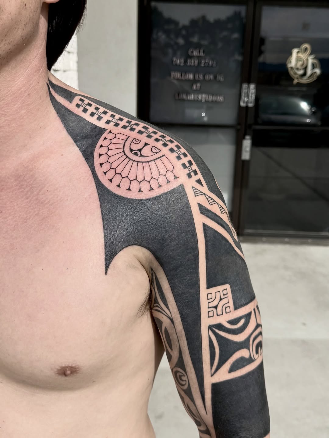 Tribal pattern sleeve tribal tattoo on the shoulder by Healoha “Lindelle” Kamanu