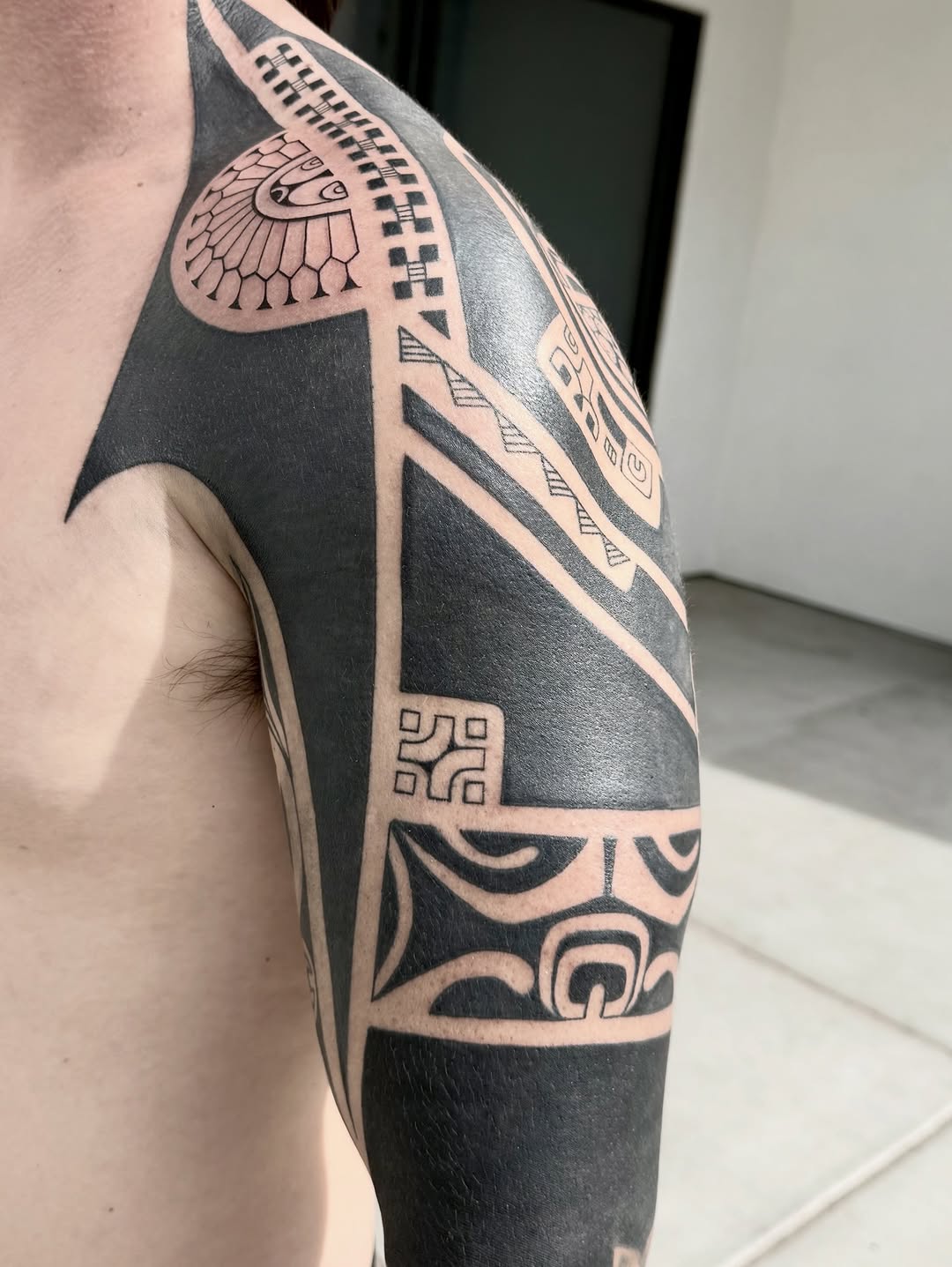 Geometric tribal pattern tribal tattoo on the forearm by Healoha “Lindelle” Kamanu