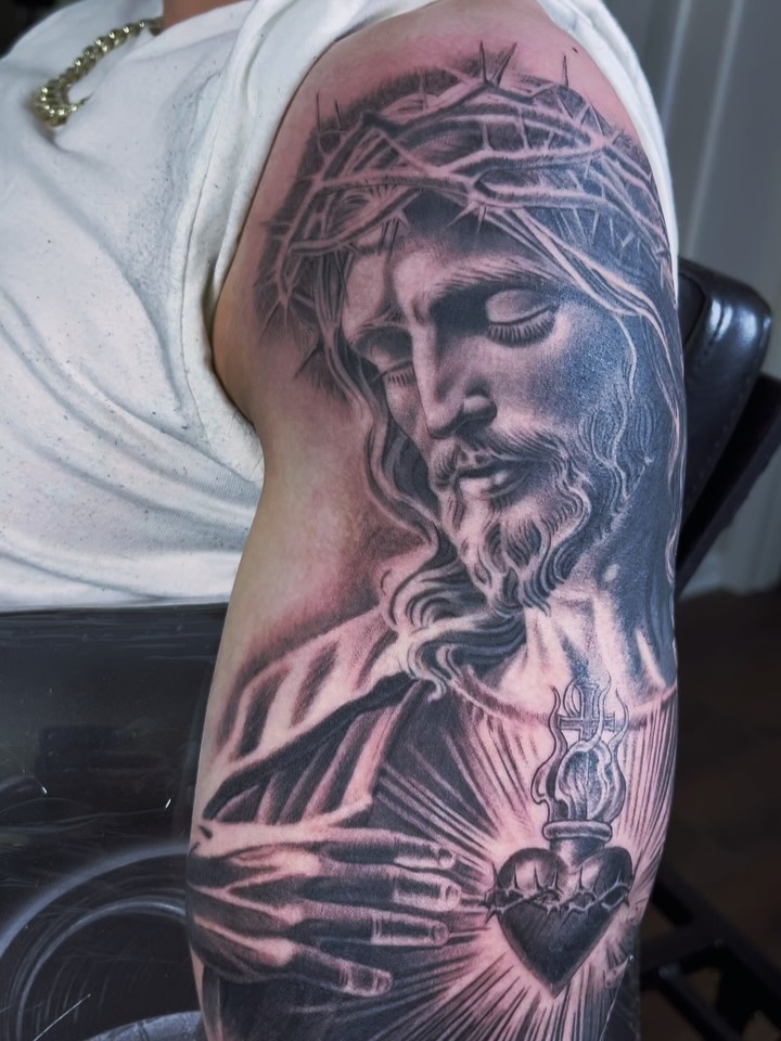 Tattoo by @carlos__macedo — realism, black_and_grey