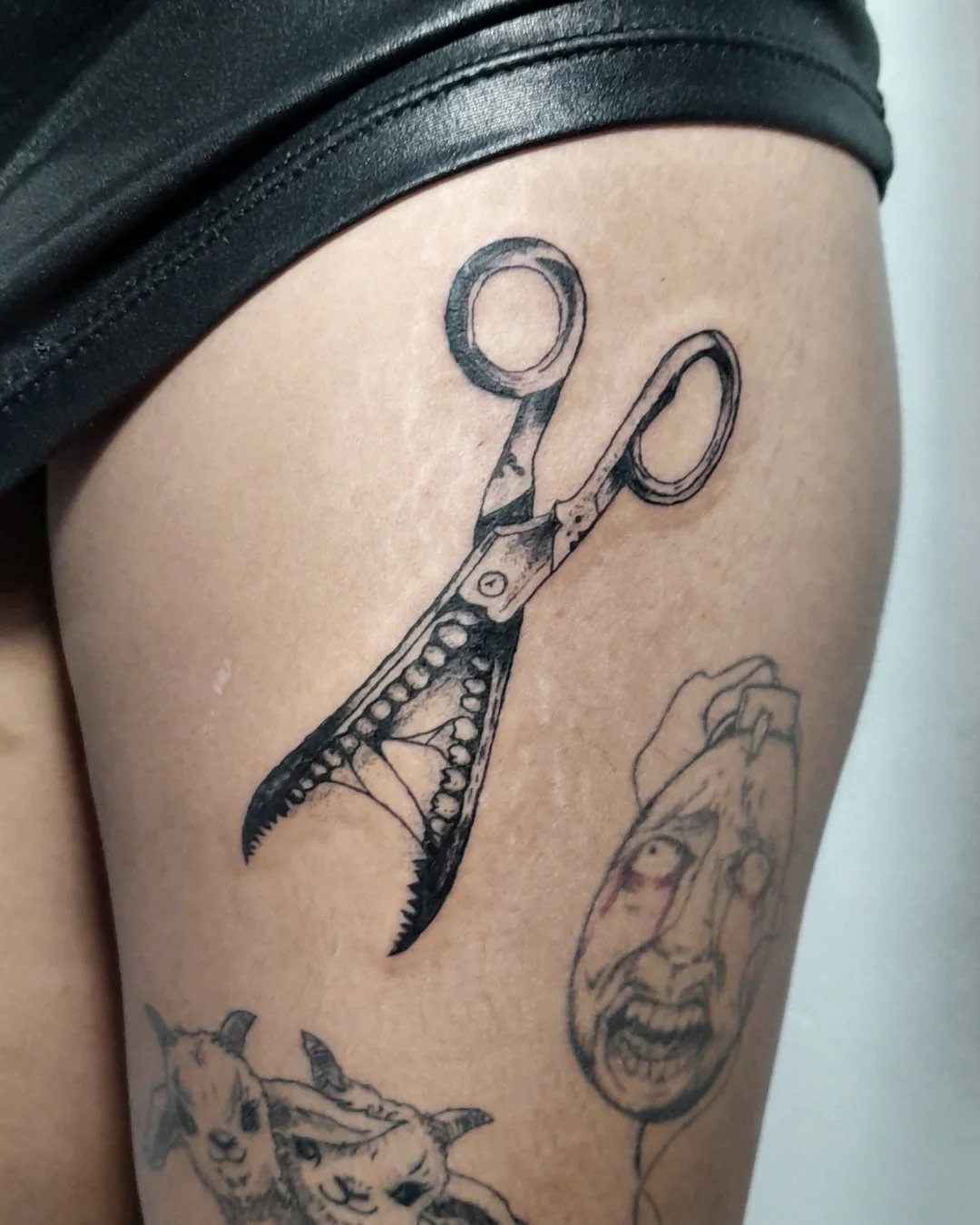Tattoo by @wesleyfdm โ black_and_grey, dark_realism