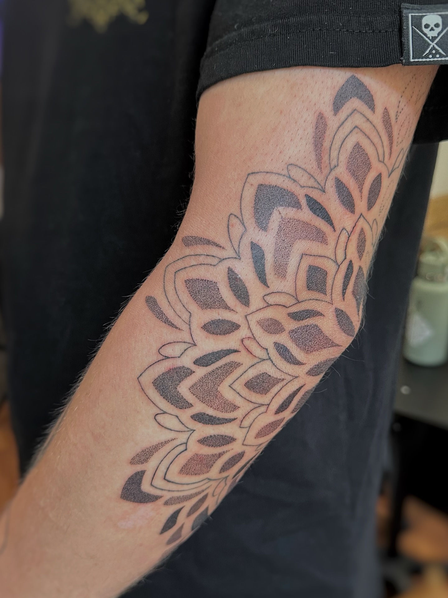 Tattoo by @art.byjaclyn — geometric
