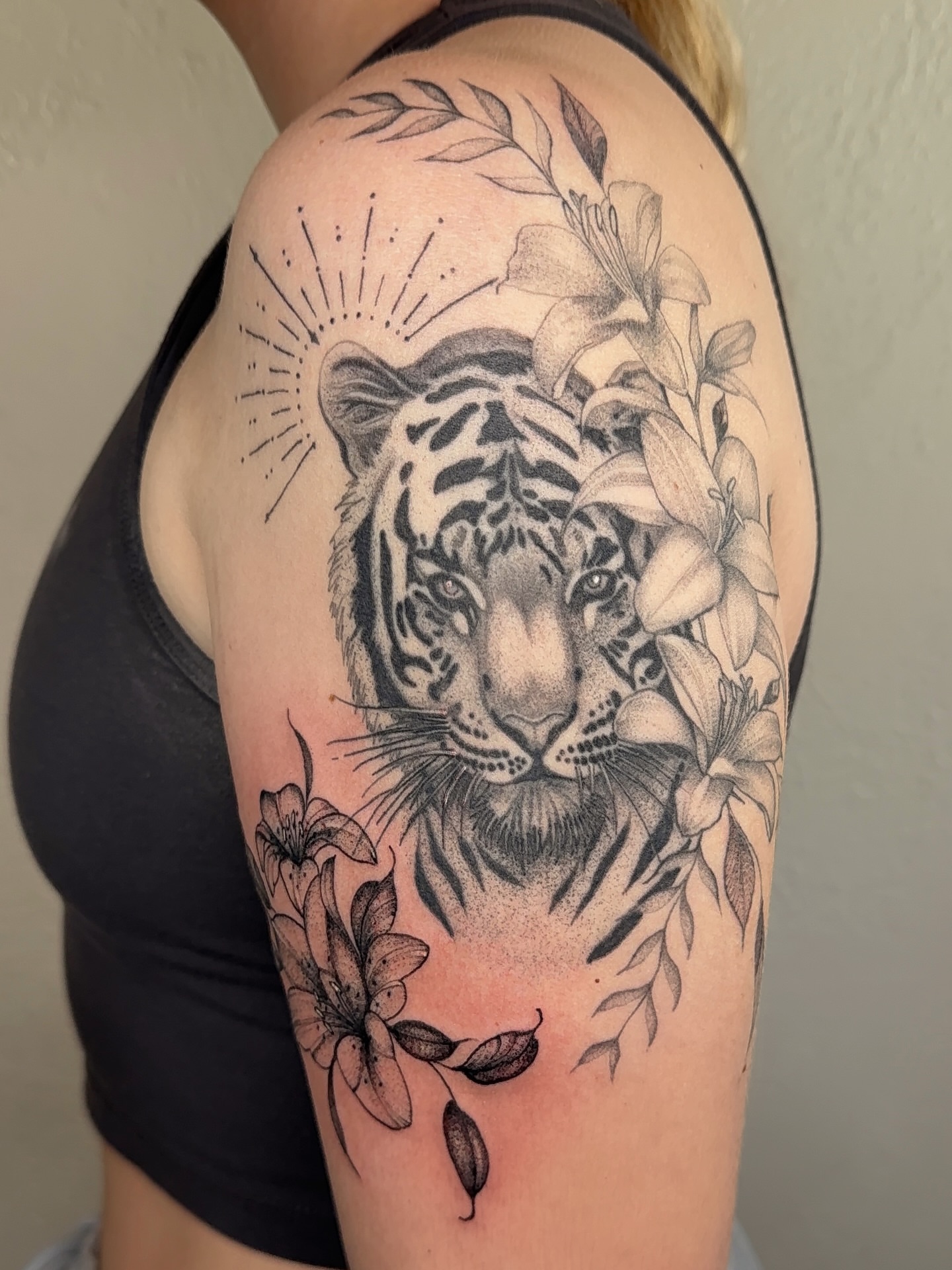 Tiger dotwork tattoo on the shoulder by ❤️‍🔥 Abigail Chambers ❤️‍🔥