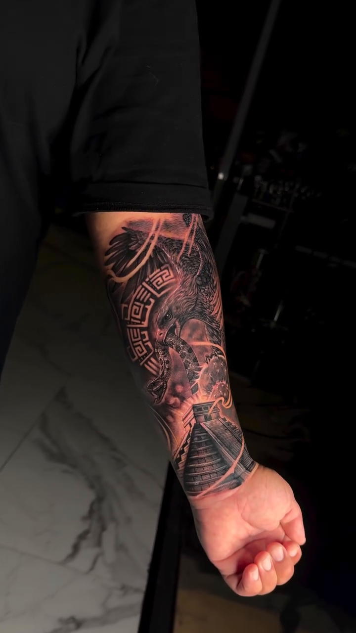 Tattoo by @jovastattoo โ geometric, black_and_grey