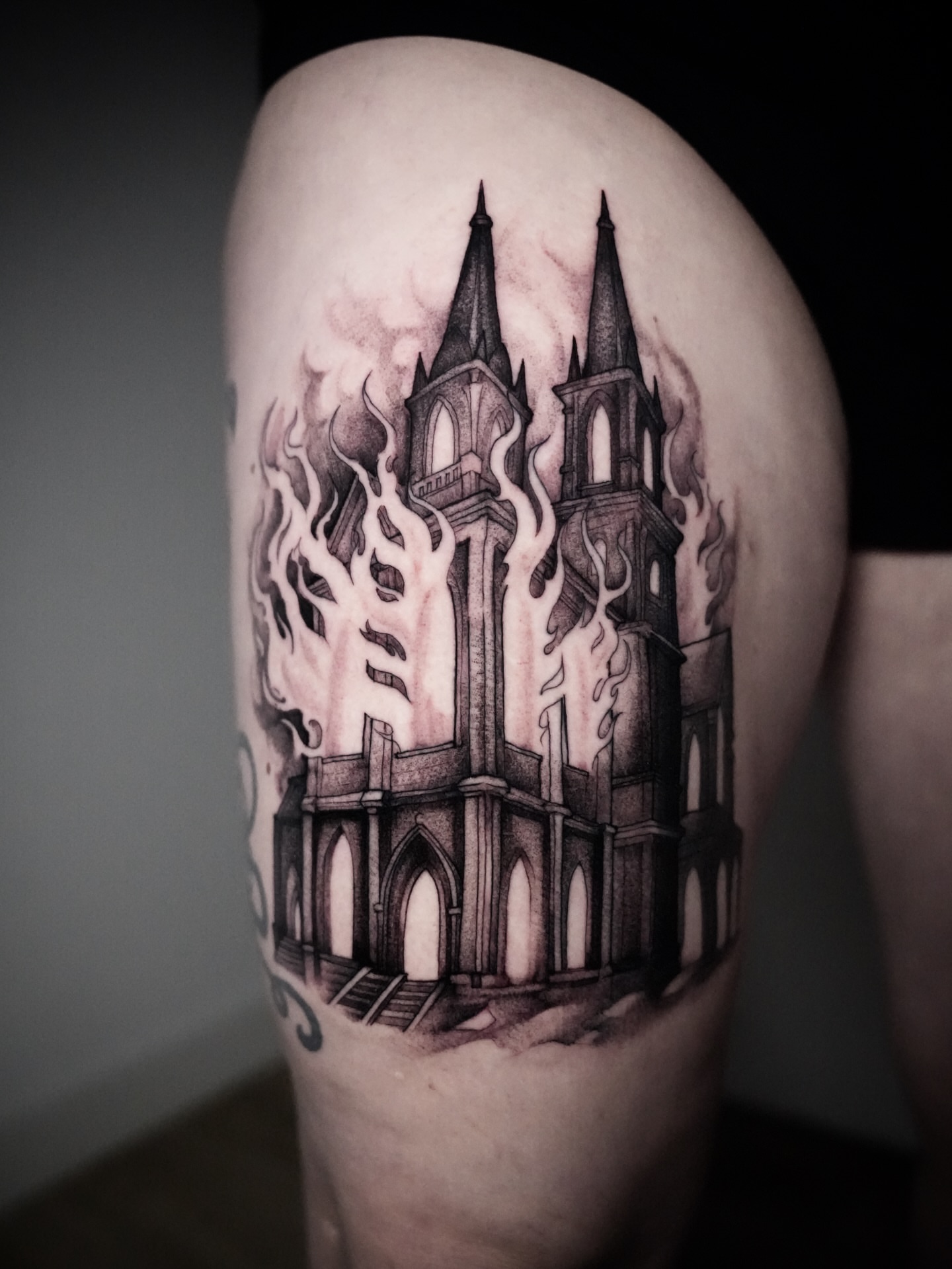 Gothic cathedral realism tattoo on the forearm by Xavi Xiva TATTOO