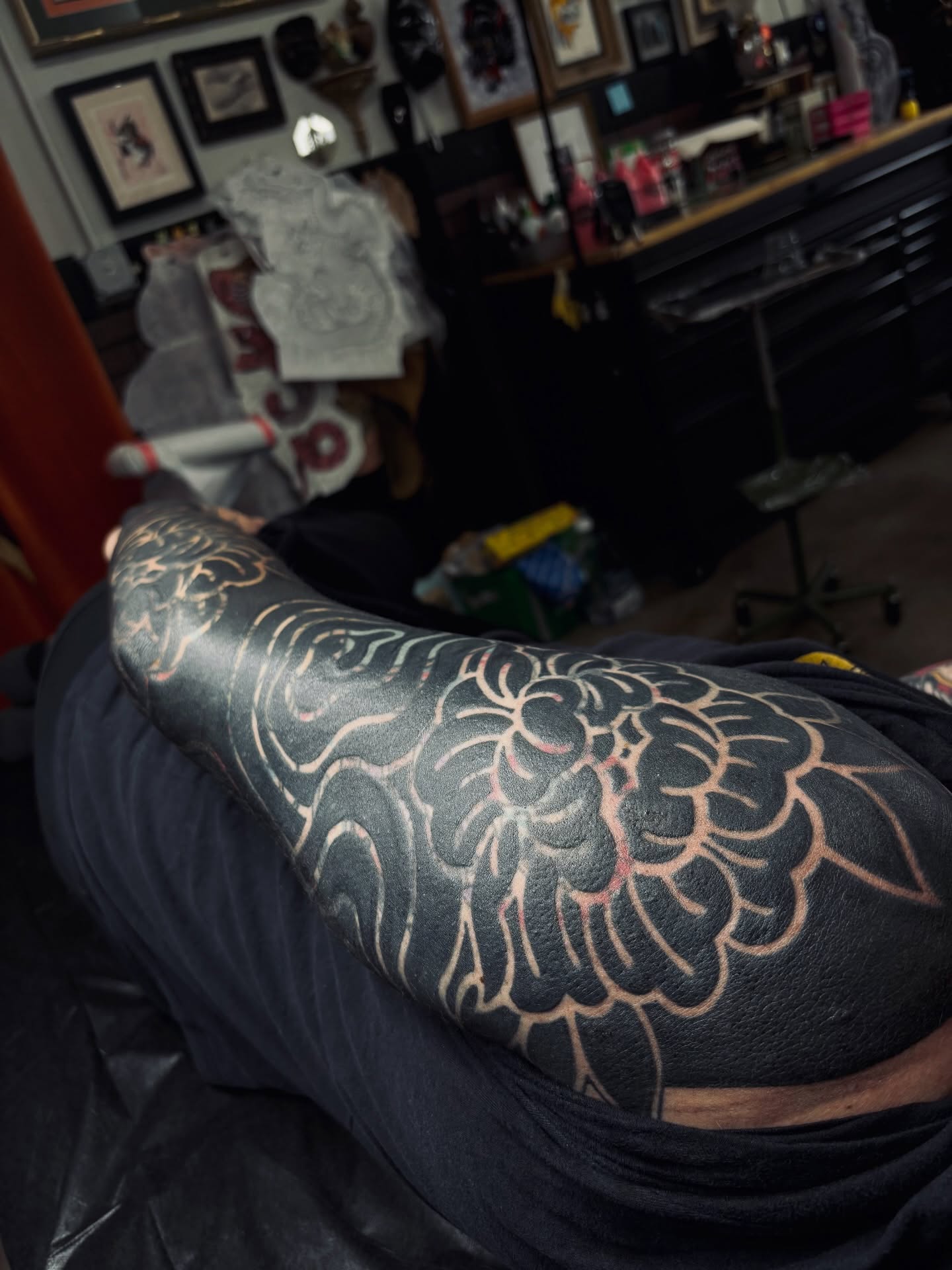 Tattoo by @kolbialexis — black_and_grey
