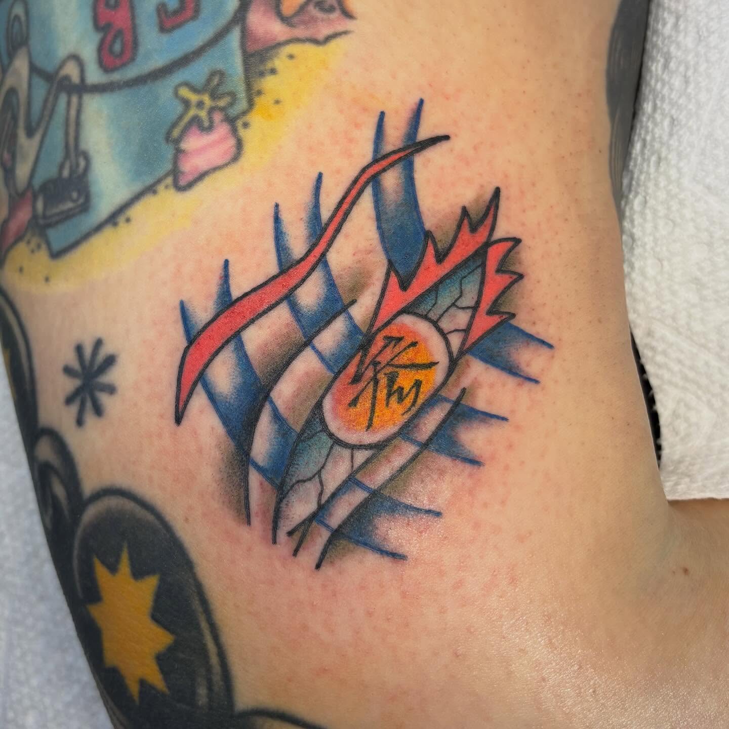 Dragon American traditional tattoo on the thigh by ππππππππ