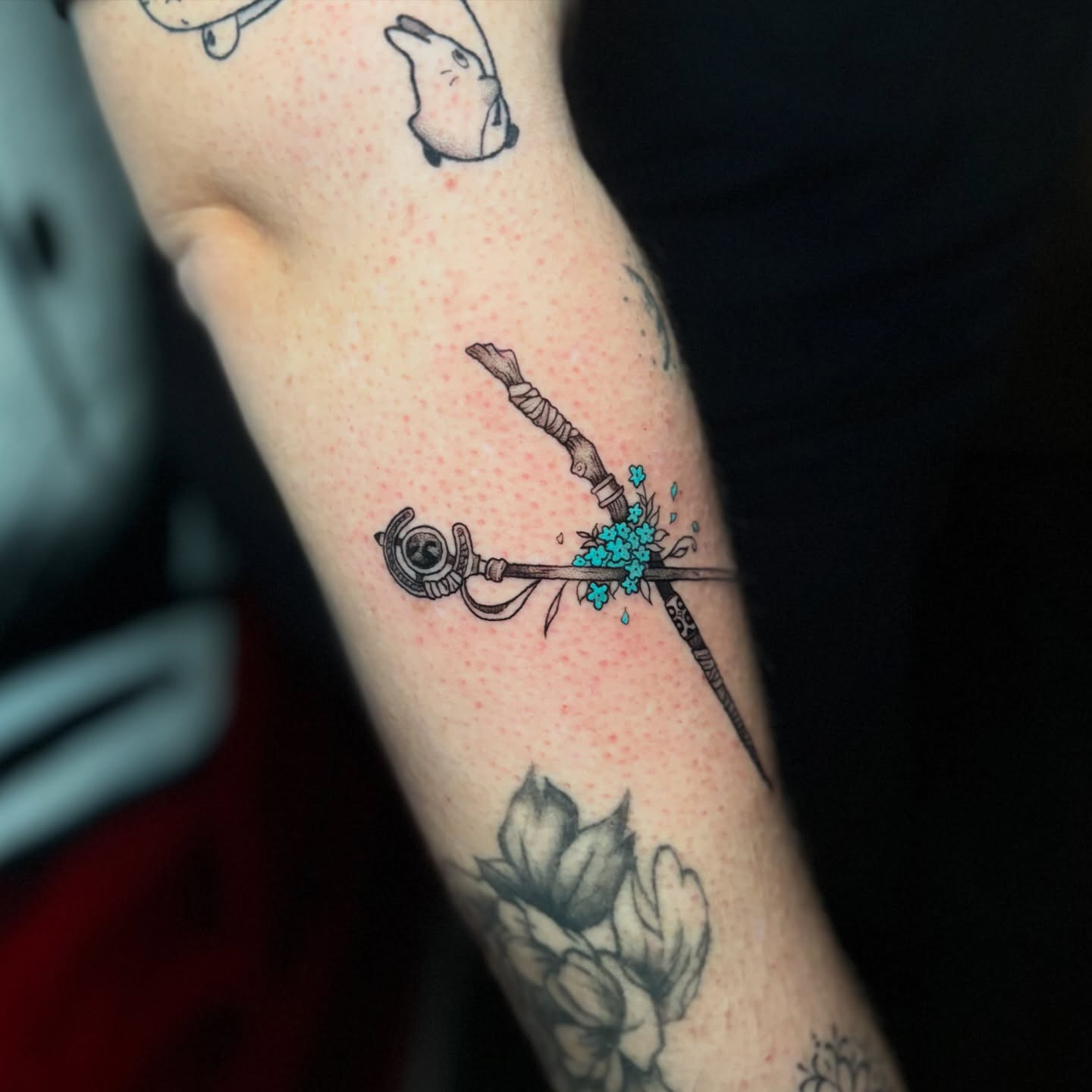 Tattoo by @5am.x.tattoos β dotwork