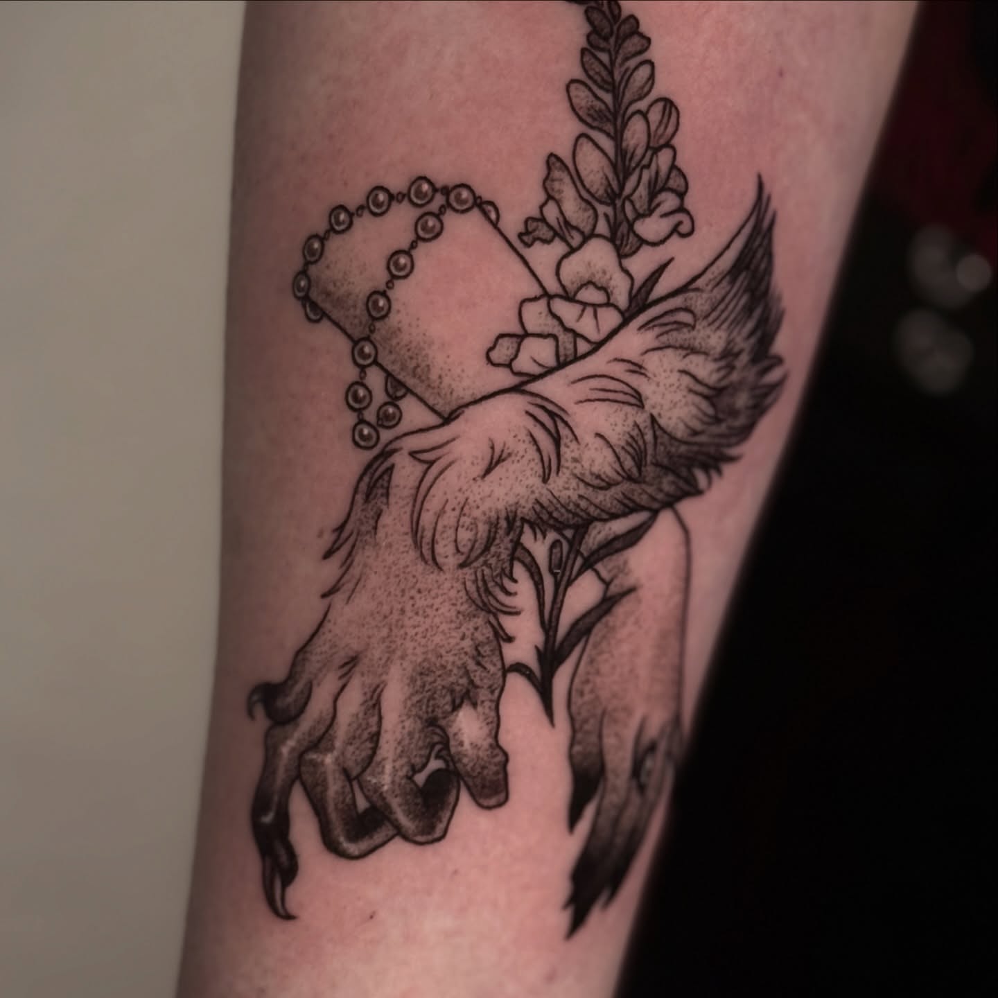 Heart with wings dotwork tattoo on the forearm by Jordan