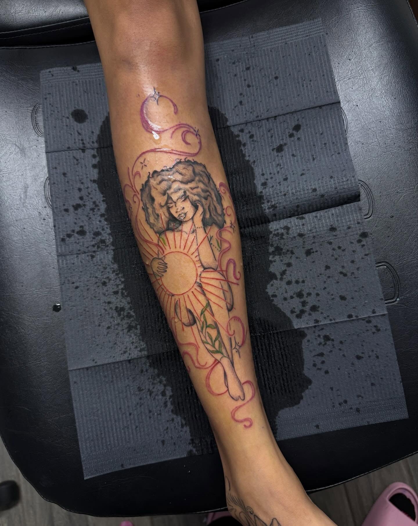 Tattoo by @stephsworldofink — american_traditional, dotwork
