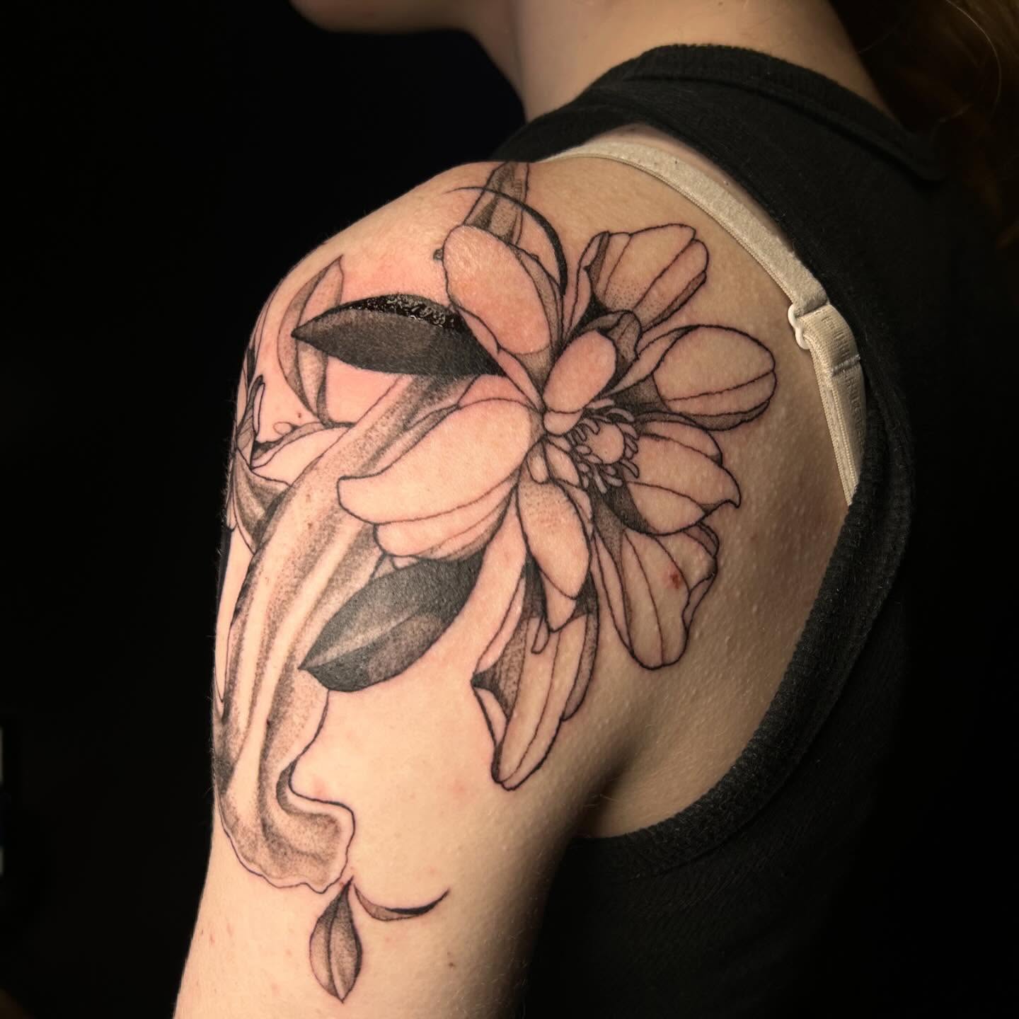 Tattoo by @socratiicrrat — black_and_grey