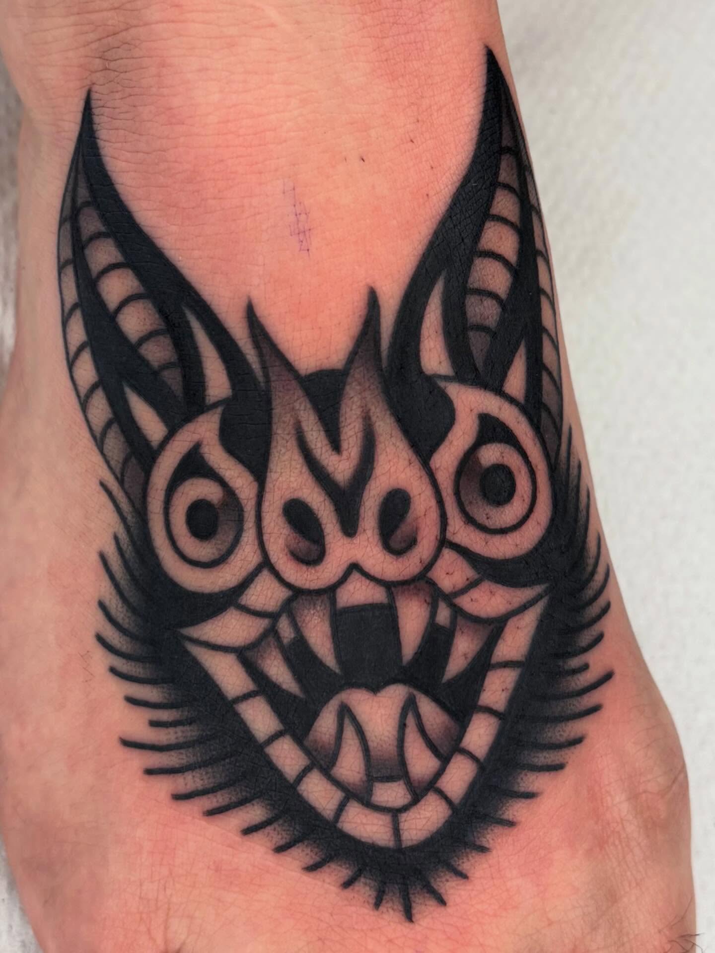 Tattoo by @tatturo_ — black_and_grey