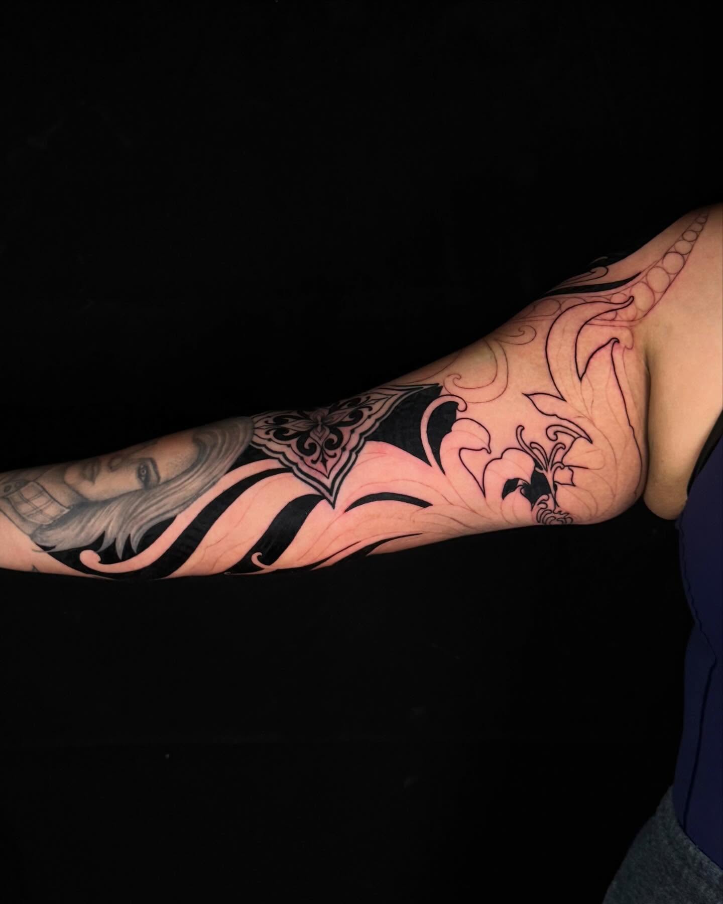 Floral design black and grey tattoo on the forearm by 𝐊𝐄𝐋𝐒𝐄𝐘 𝐂𝐀𝐑𝐌𝐄𝐋𝐀