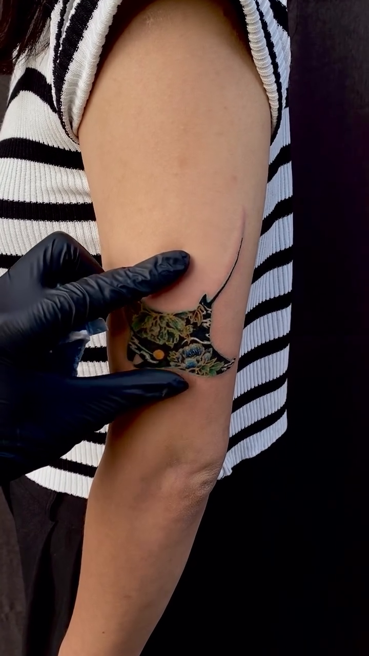 Tattoo by @dyun_tat2 — realism