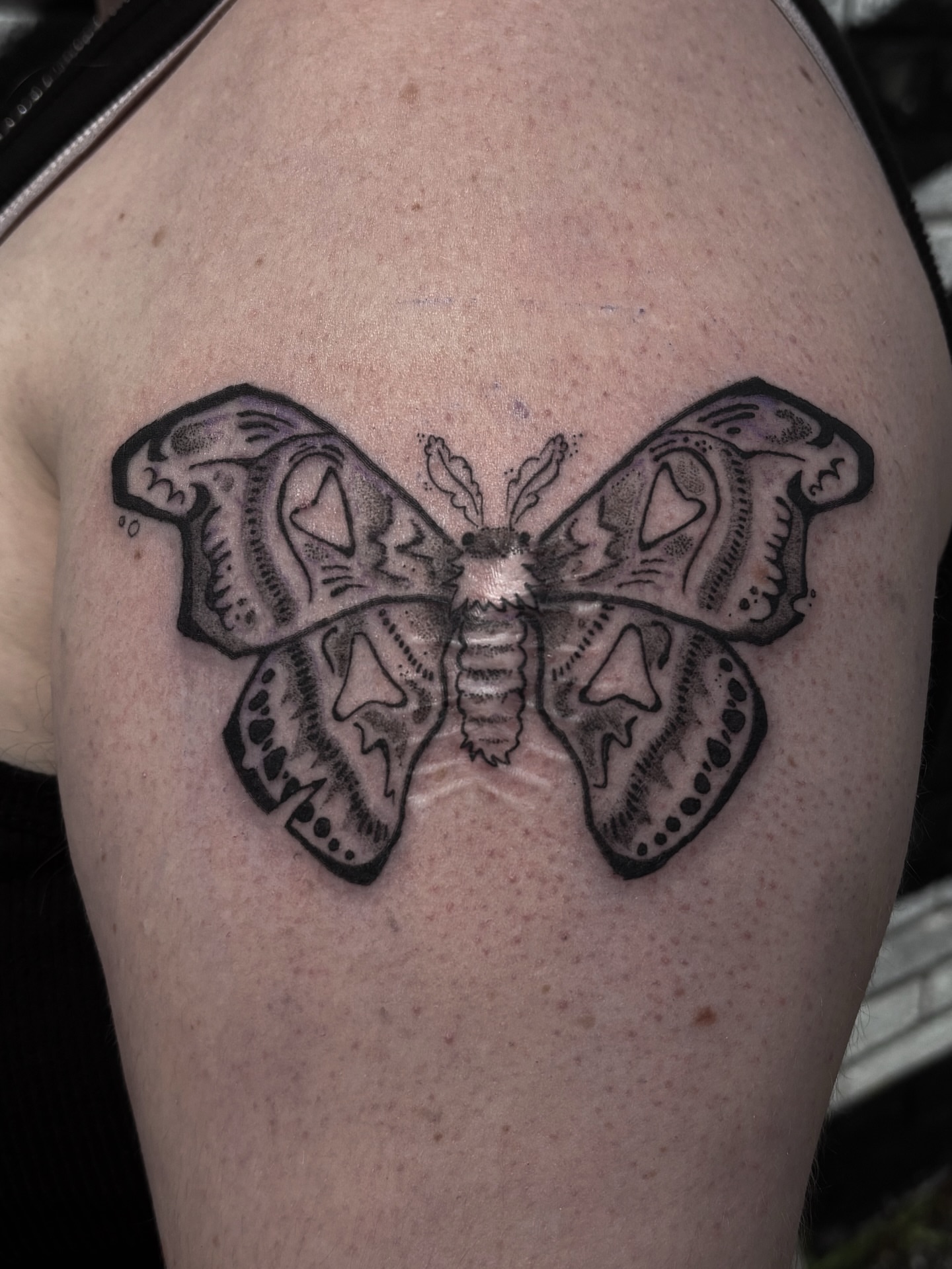 Tattoo by @smellsrotten — black_and_grey