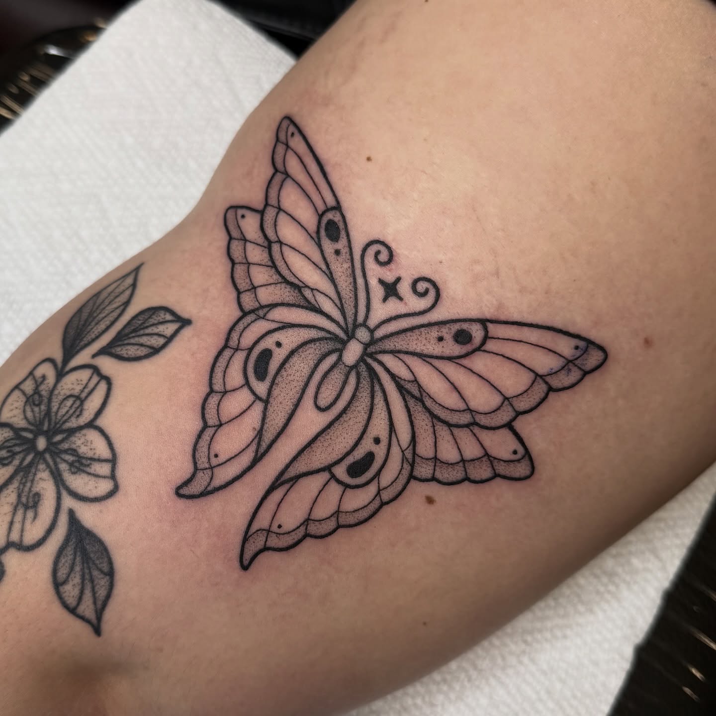 Tattoo by @beltanebeetattoo — black_and_grey