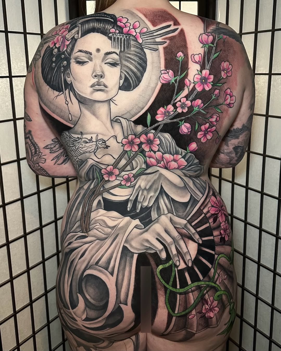 Tattoo by 𝐊𝐚𝐫𝐥𝐢 𝐏𝐚𝐲𝐧𝐭𝐞𝐫 ℂ𝕒𝕝𝕘𝕒𝕣𝕪 𝕋𝕒𝕥𝕥𝕠𝕠 𝔸𝕣𝕥𝕚𝕤𝕥, Calgary, Canada