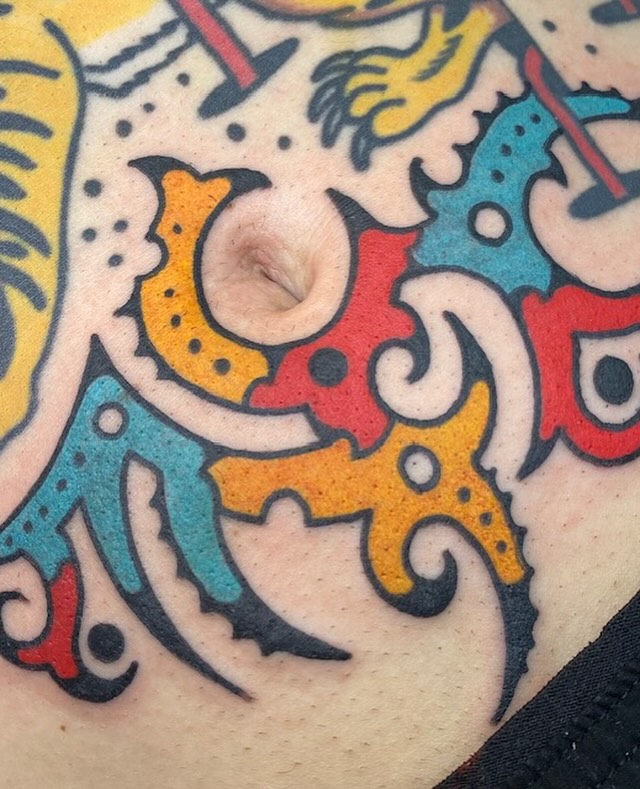 Abstract pattern American traditional tattoo on the torso by ⛓️ L̷i̷n̷n̷e̷a̷⛓️, Las Vegas, Nevada