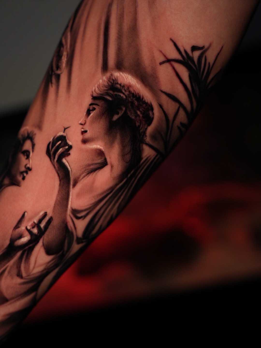 Woman with bird realism tattoo on the forearm by Apolo