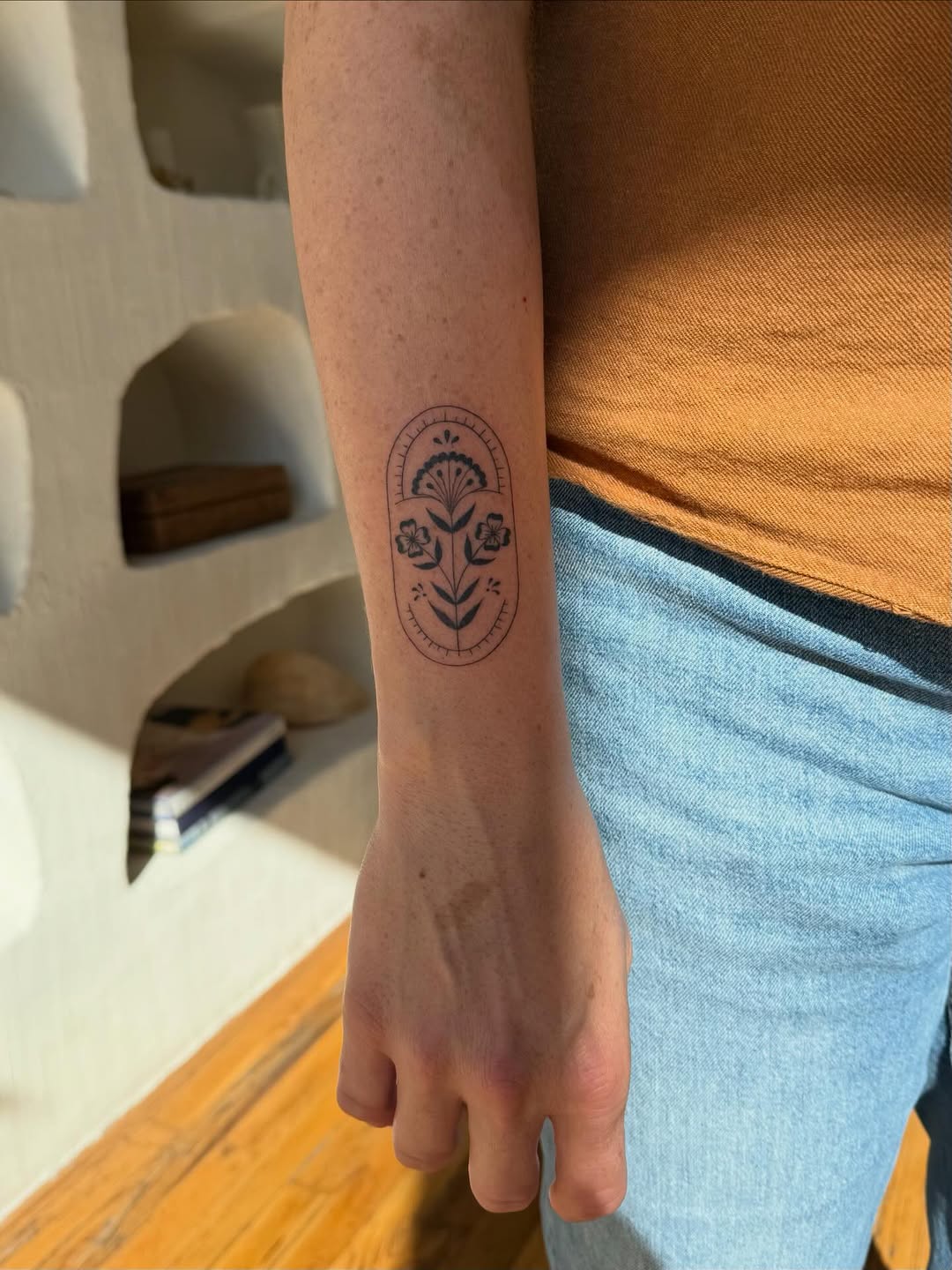 Tattoo by @feelinfineline โ fine_line, minimalist