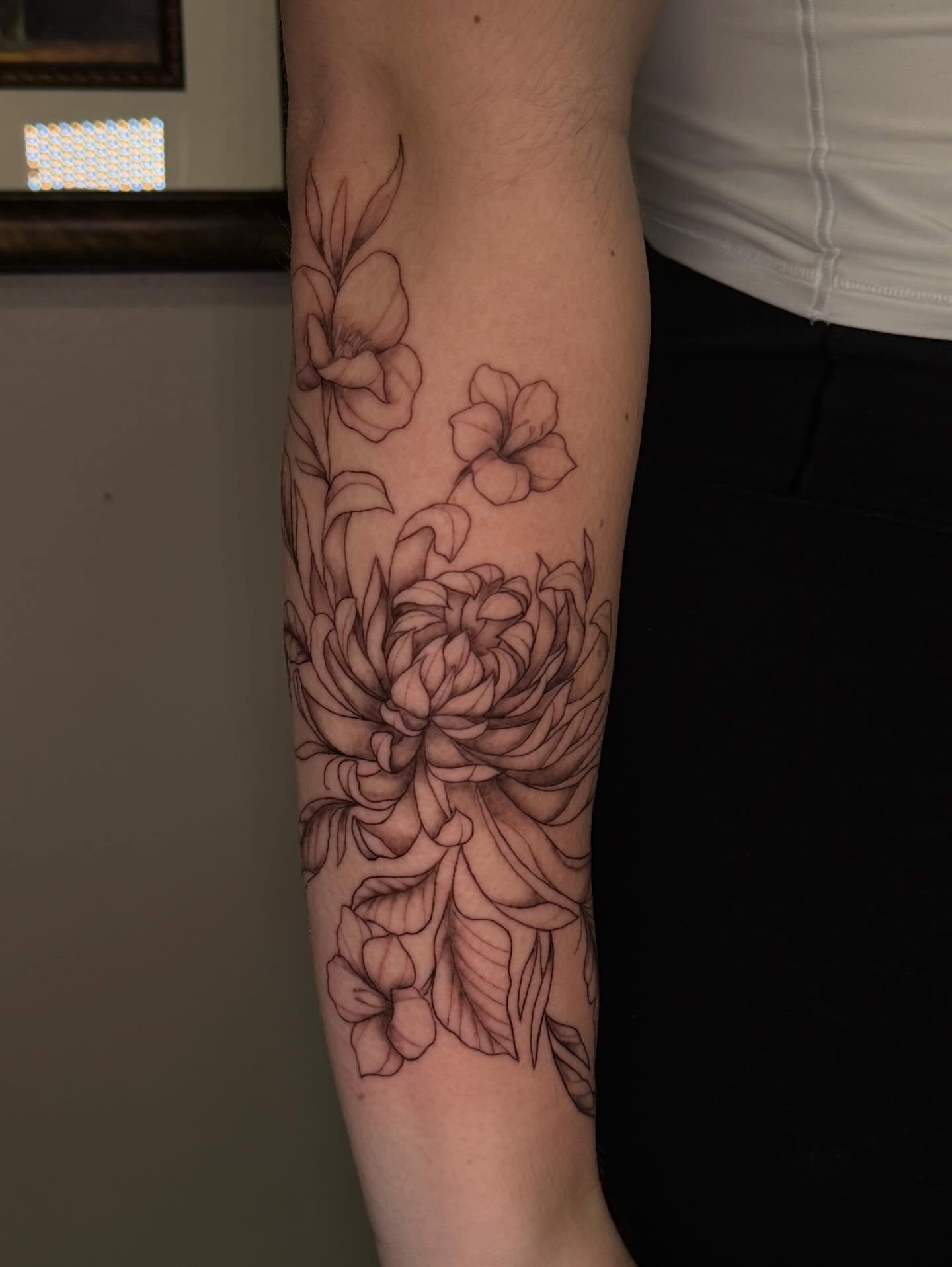 Tattoo by @izzyinktattoos_ — black_and_grey