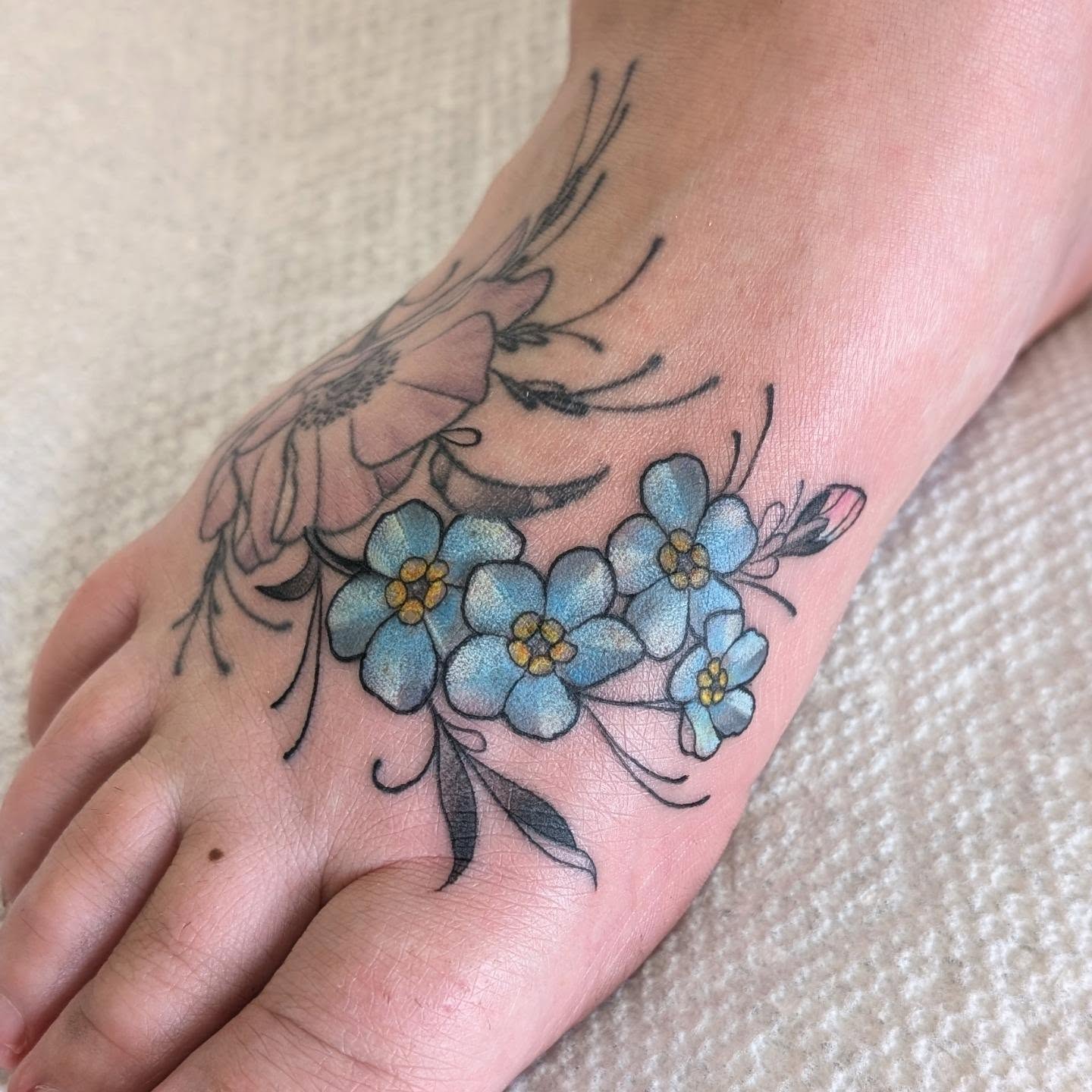 Tattoo by @spritesup β new_school