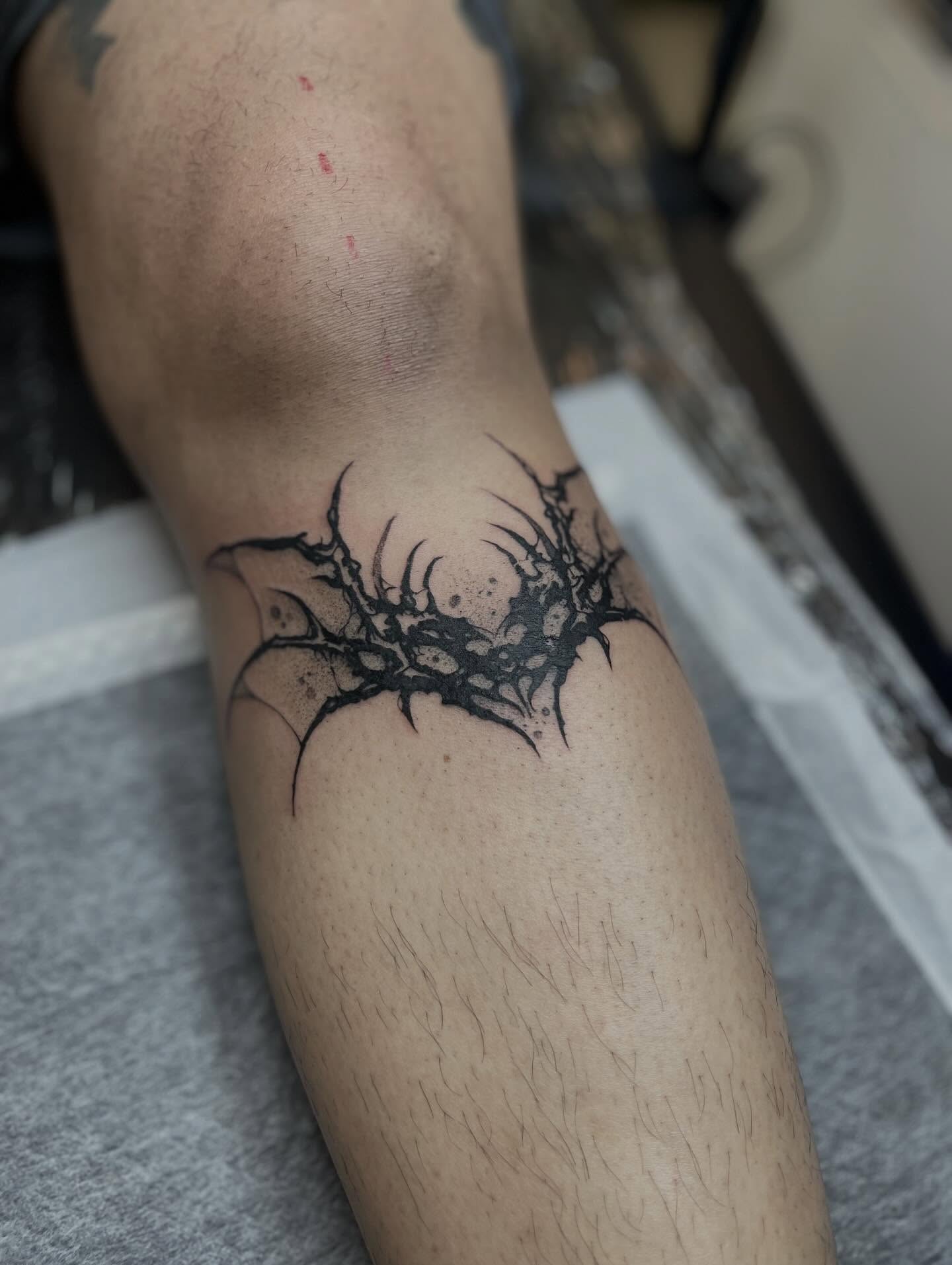 Tattoo by @russellefandialan — blackwork
