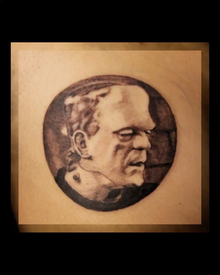 Tattoo by @sheilarosita.tats โ black_and_grey