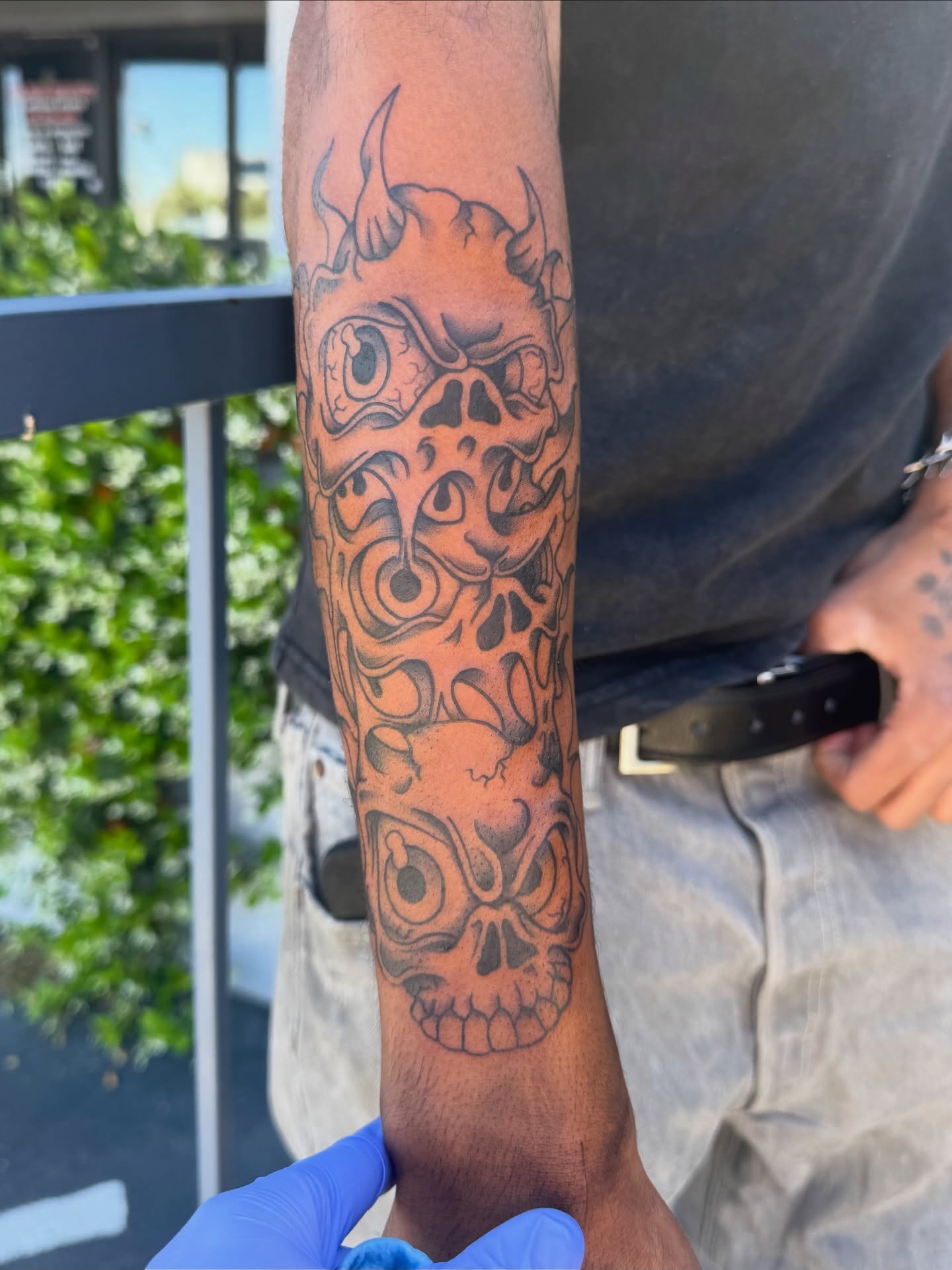 Skull black and grey tattoo on the forearm by Bradleigh Pretti🌟