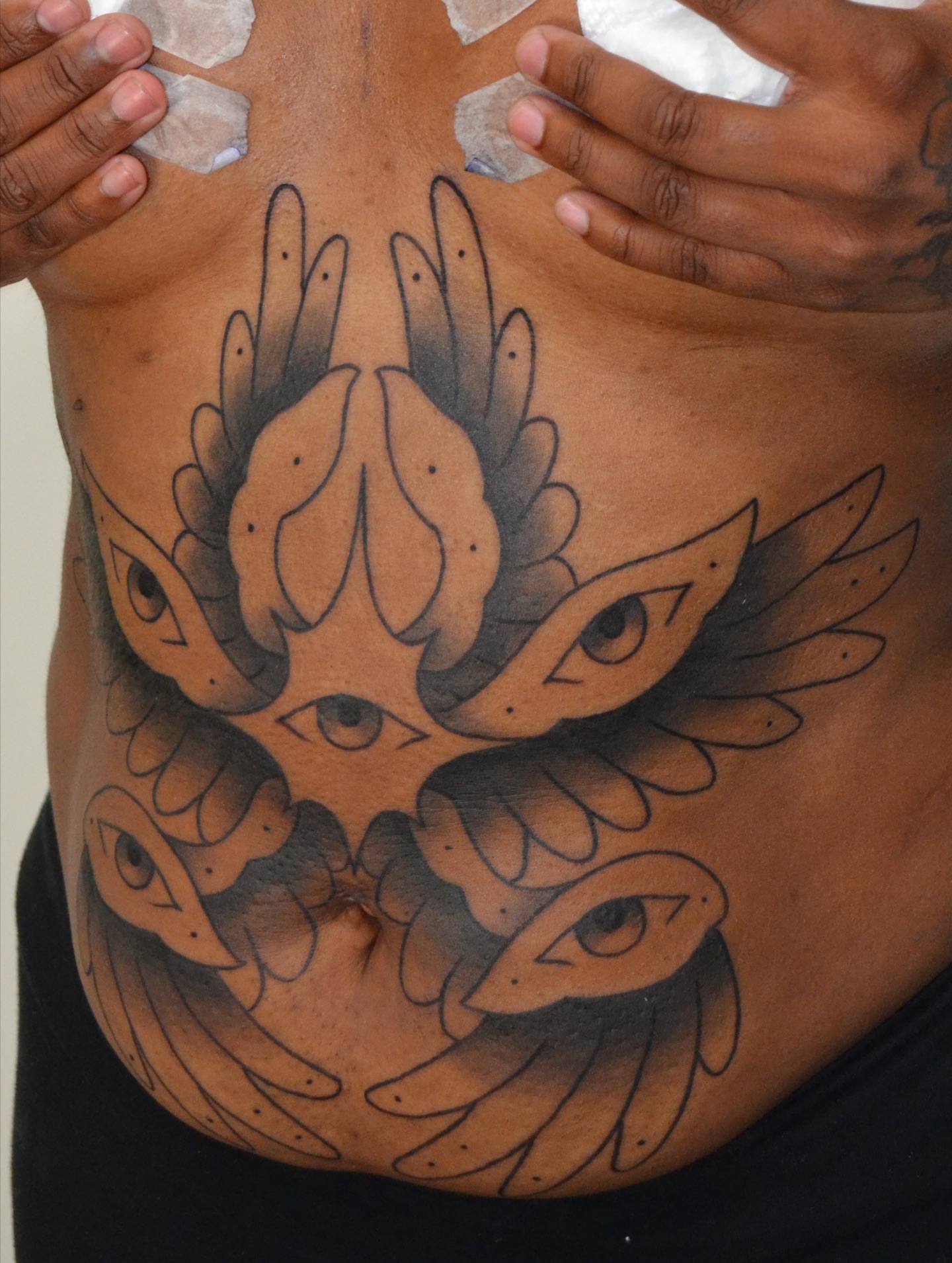 Tattoo by @vulgarviolets — black_and_grey