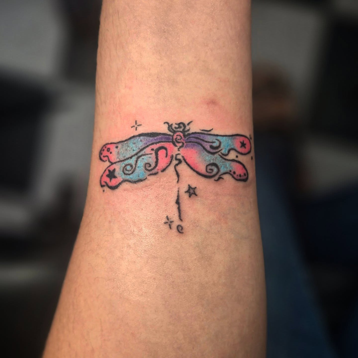 Dragonfly American traditional tattoo on the forearm by π΅ππππ§π»ββοΈβΛκ©ο½‘β