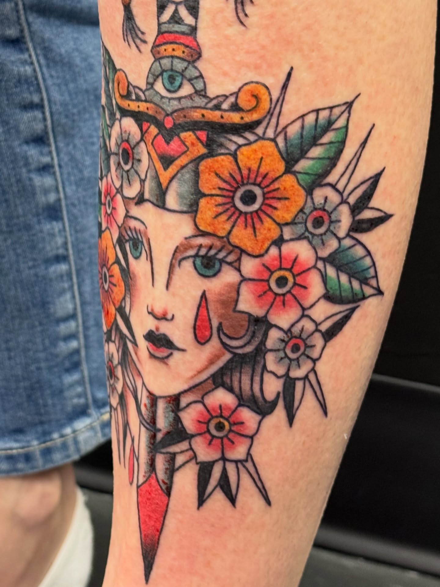 Tattoo by @dis.asterkane.tattoos — american_traditional, neo_traditional