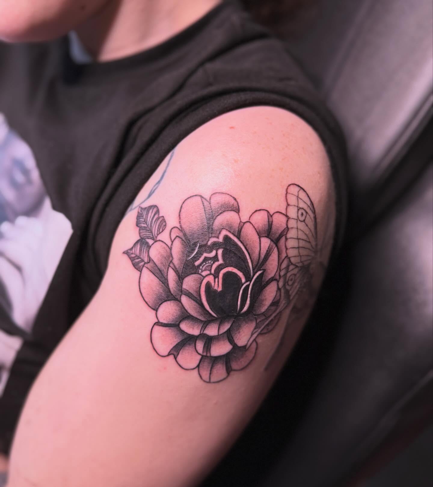 Tattoo by @lea_tattooine — black_and_grey