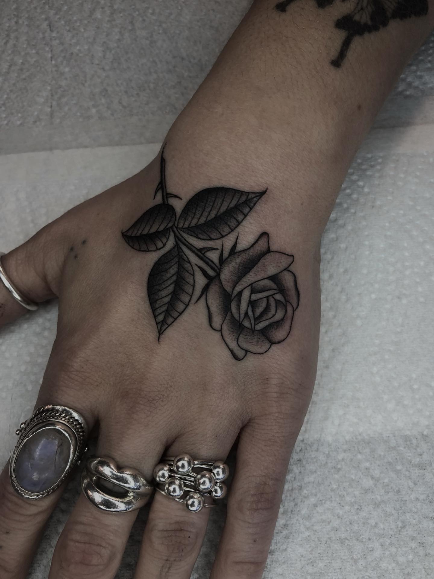 Tattoo by @ezzybones — black_and_grey