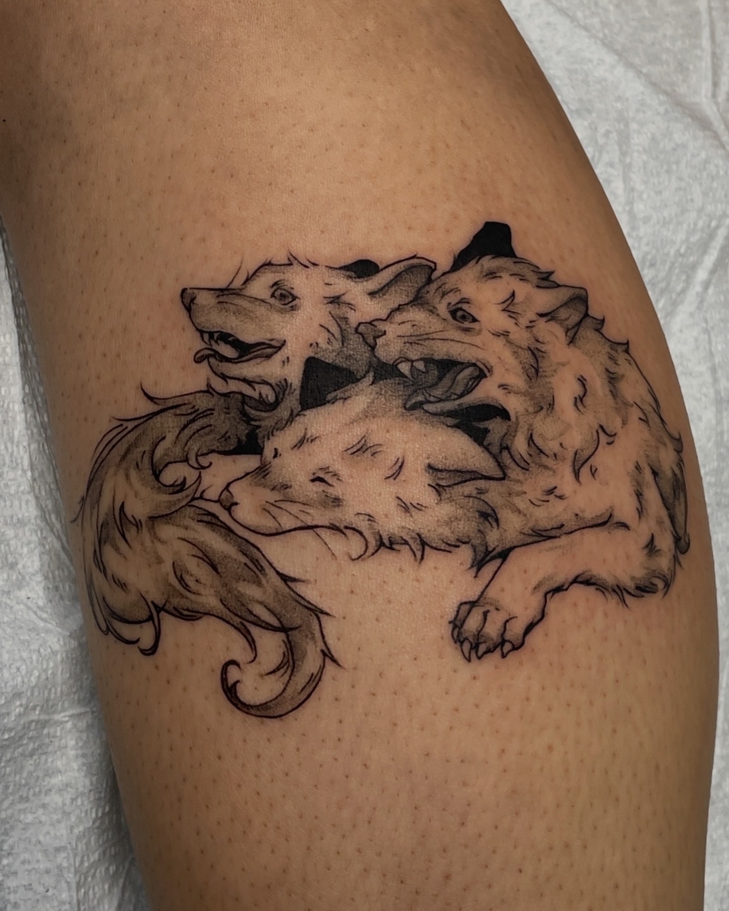 Three wolves black and grey tattoo on the thigh by Mia 	\(★ω★)