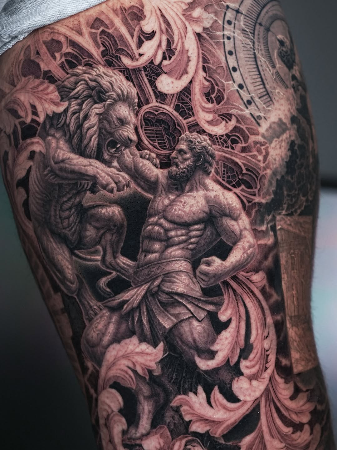Hercules fighting the Nemean Lion realism tattoo on the thigh by Sumok Kim