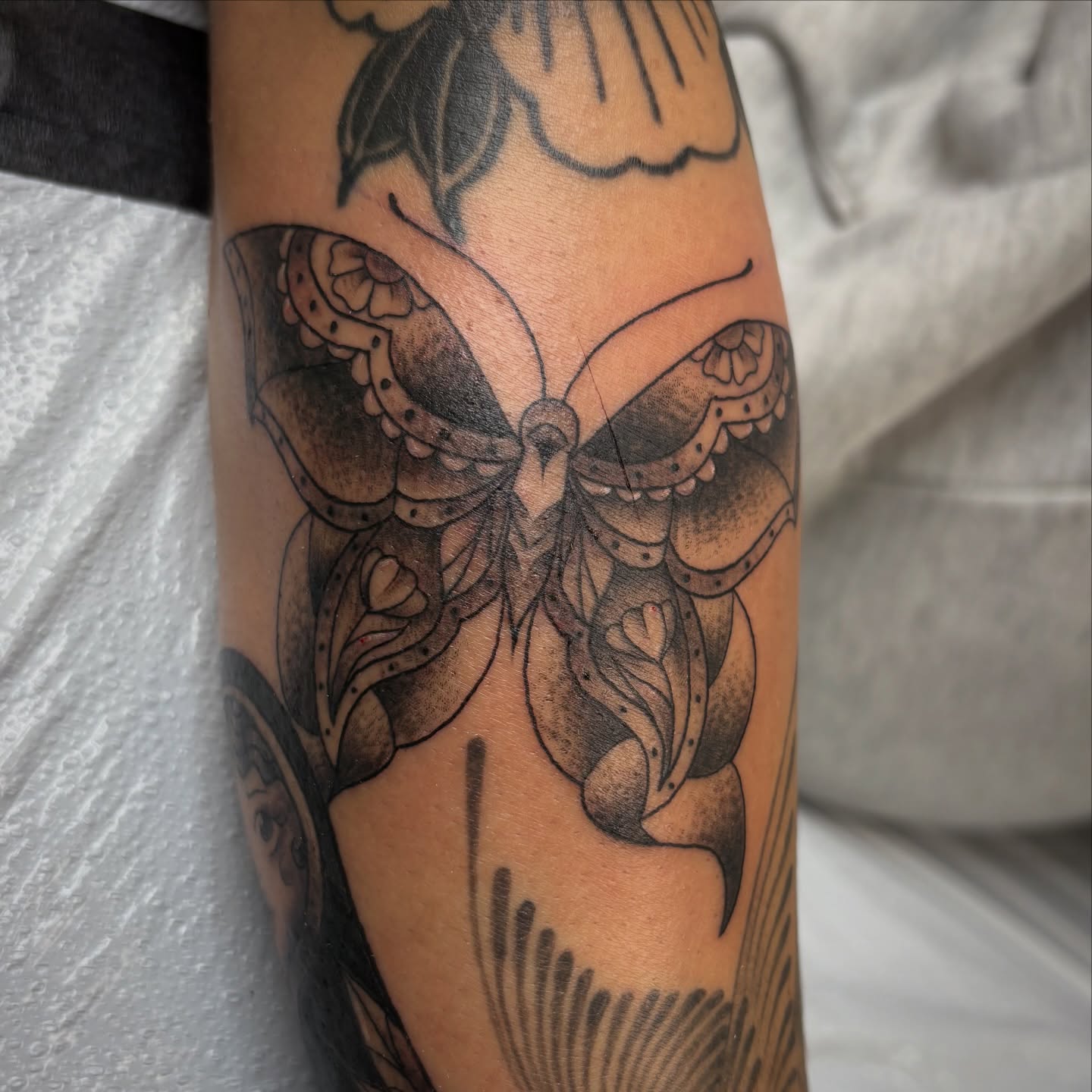 Tattoo by @aves_inks — black_and_grey