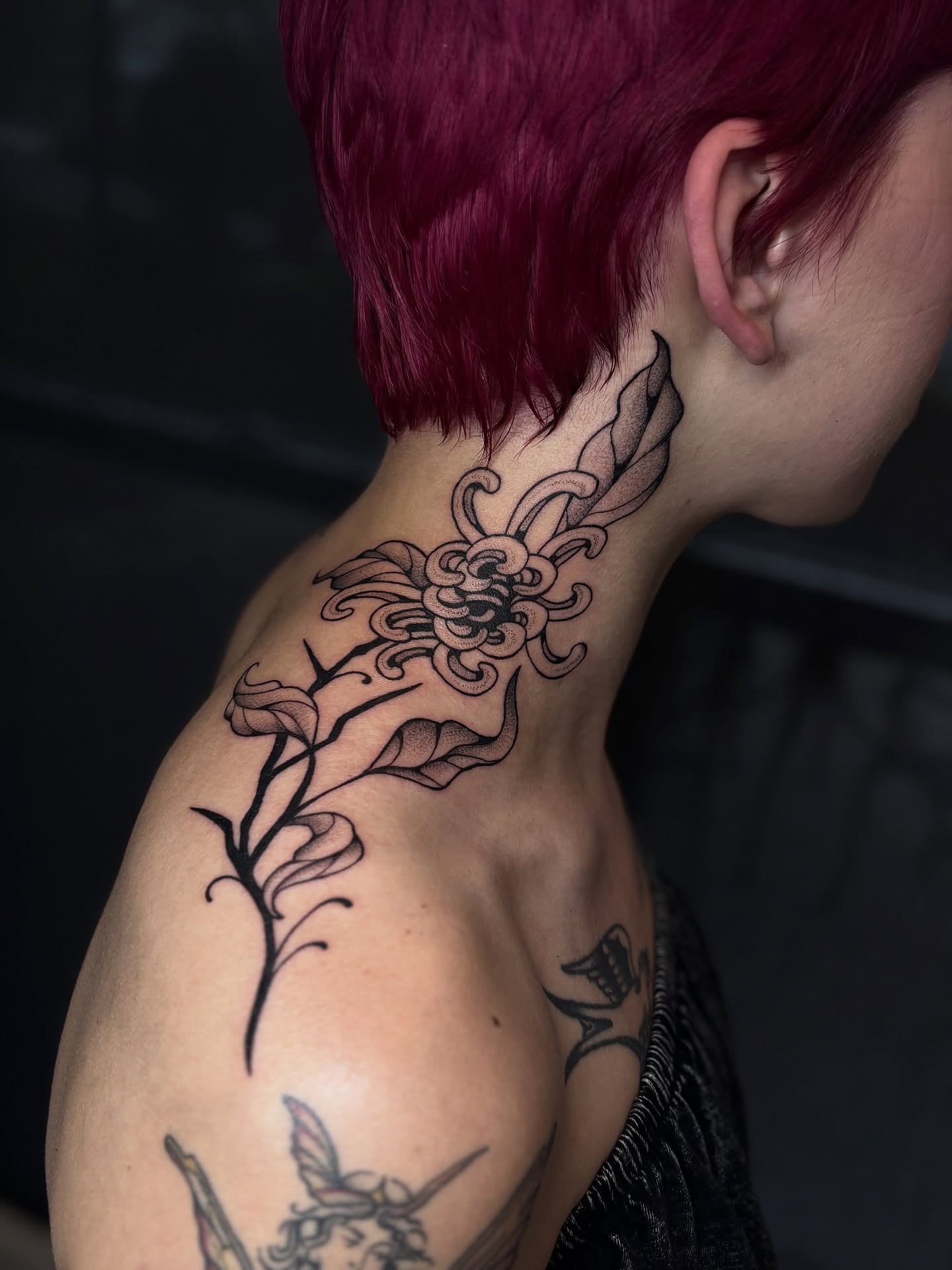 Flower and ribbon black and grey tattoo on the shoulder by ๐ฅ Jas ๐ฅ