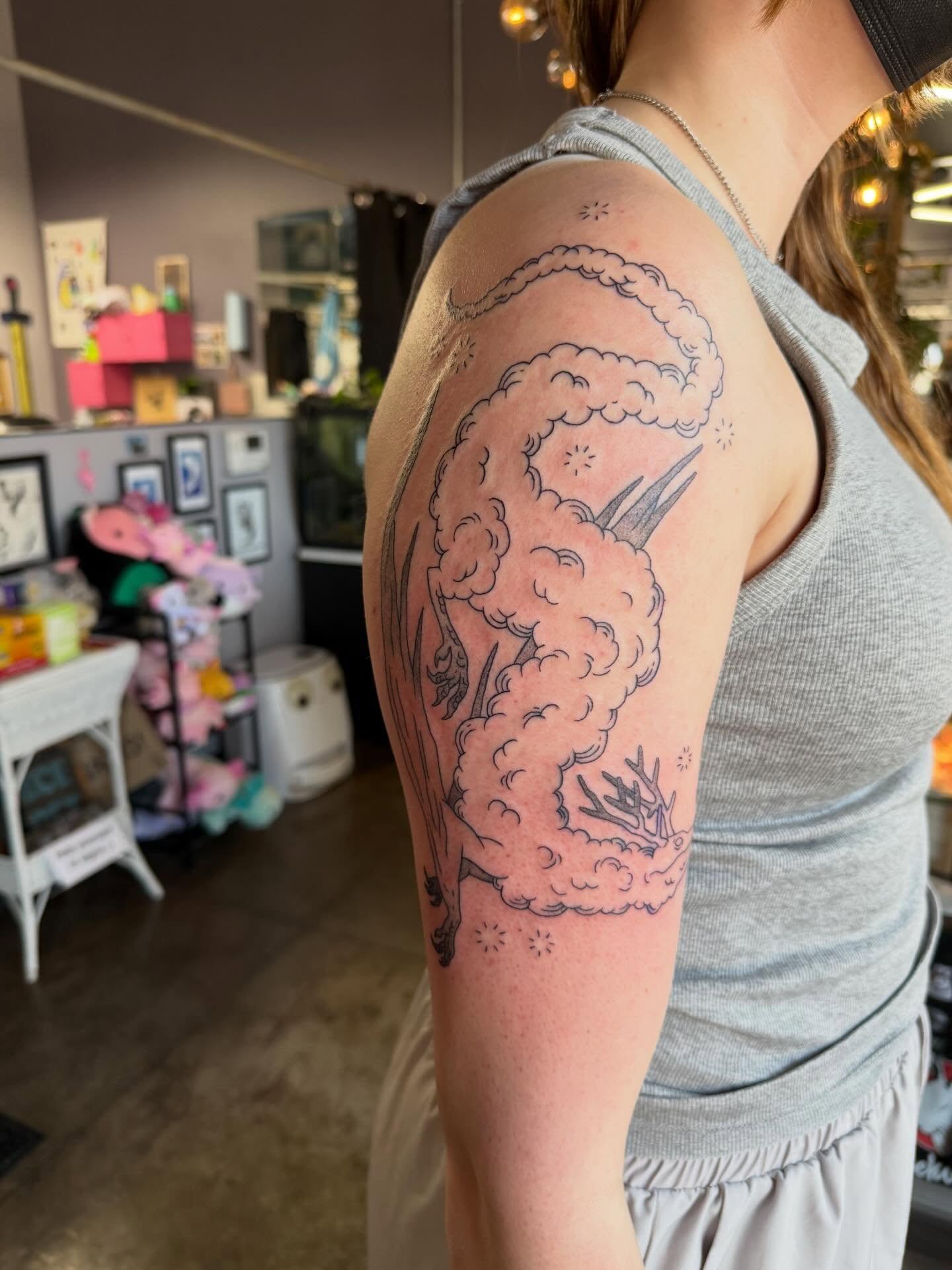 Tattoo by @jesloretattoo — black_and_grey
