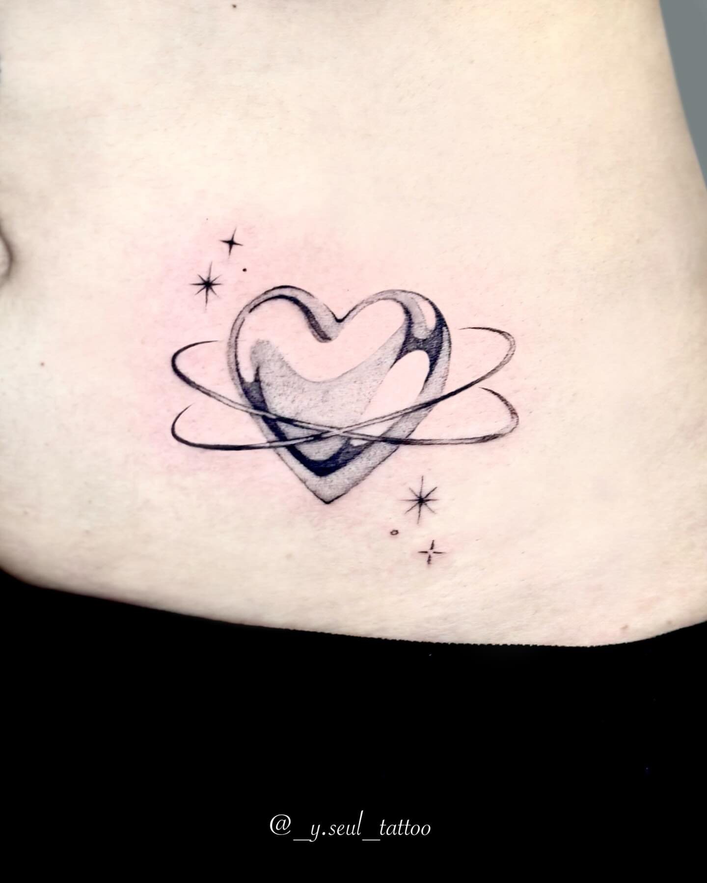 Tattoo by @_y.seul_tattoo — geometric, minimalist