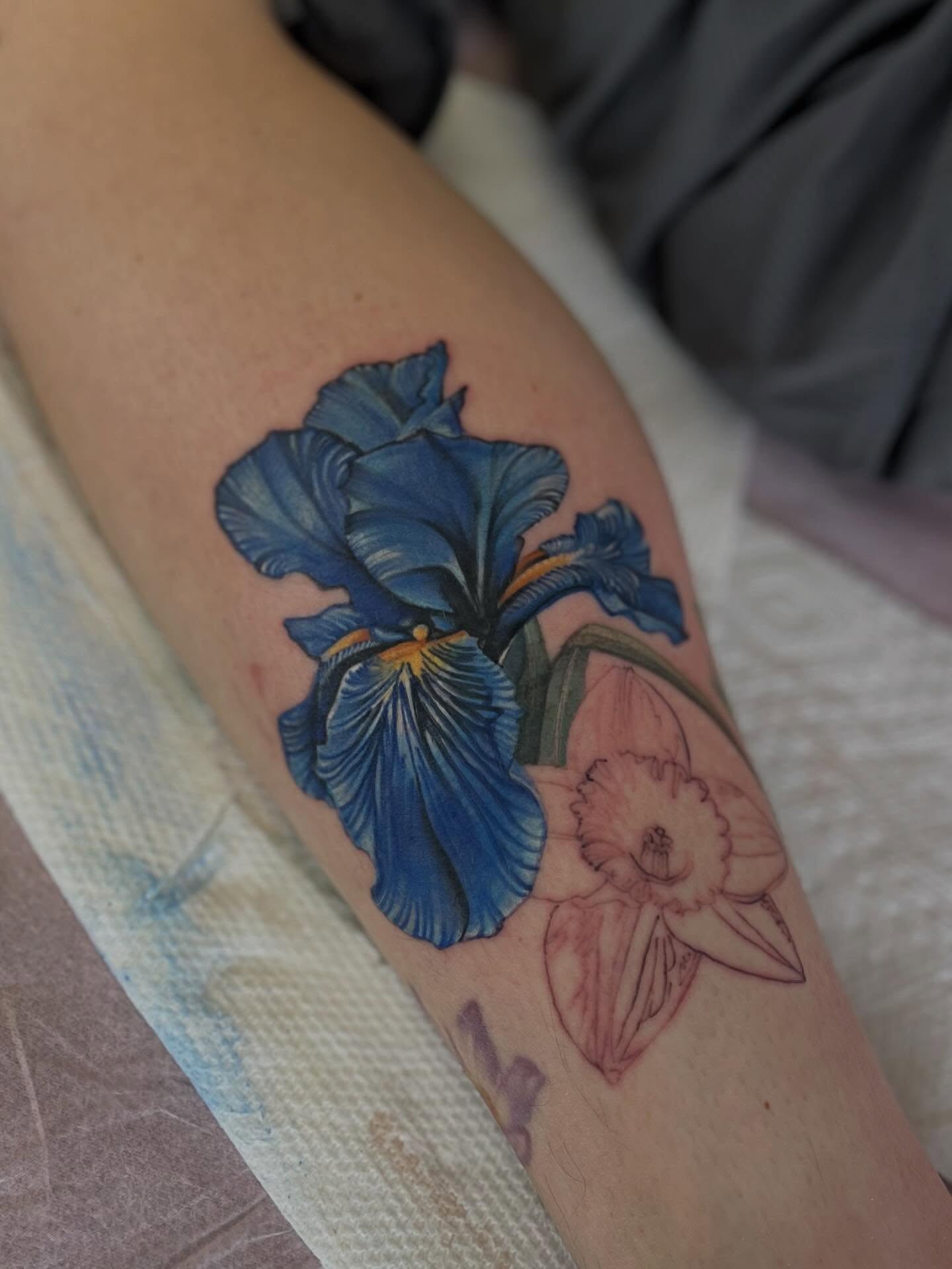 Tattoo by @taratimoon — realism