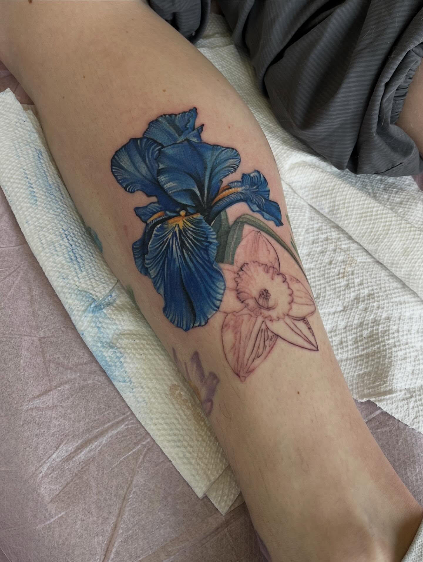 Tattoo by @taratimoon — realism