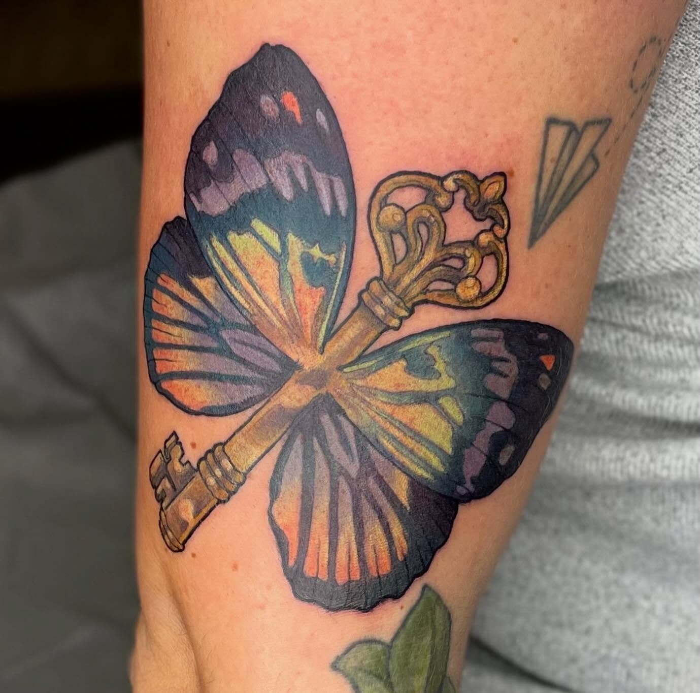 Tattoo by @pare_elyse — realism, watercolor
