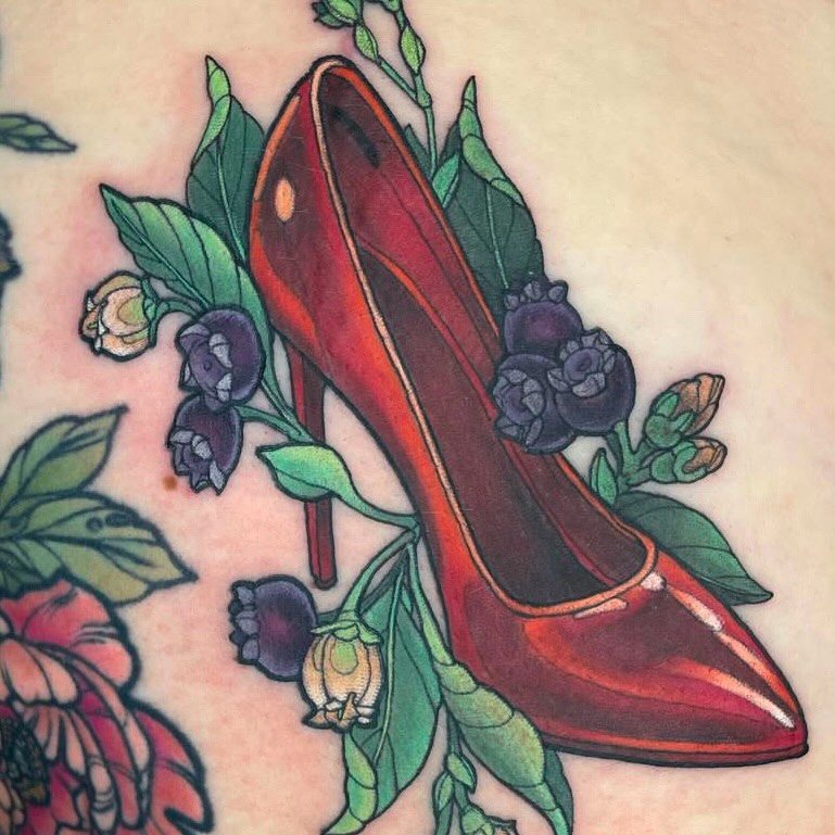 Tattoo by @pare_elyse — new_school, realism