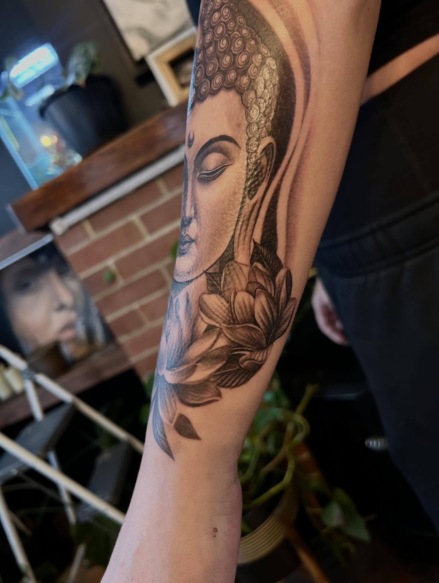 Tattoo by @khloztatz — realism, dotwork
