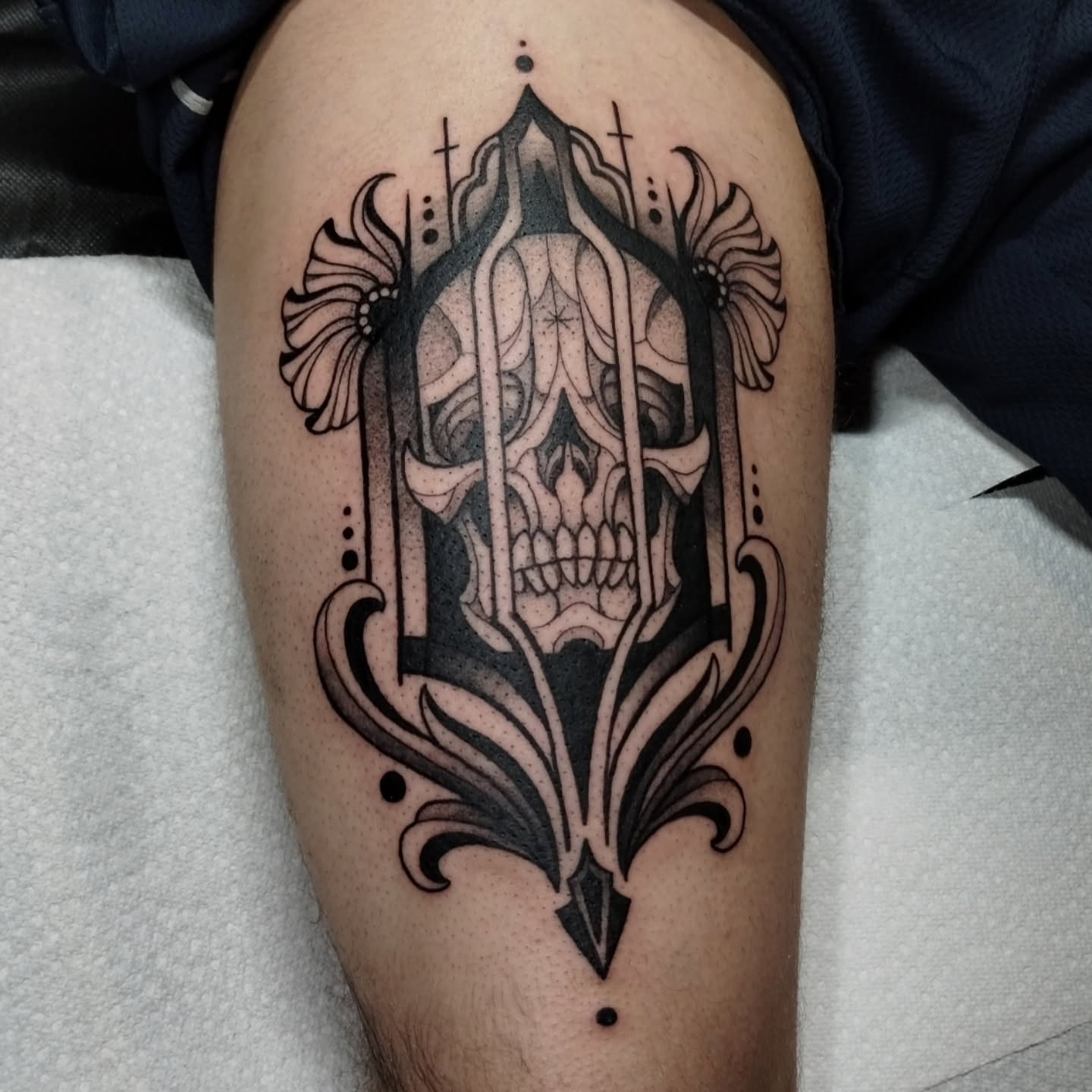 Tattoo by @wren.m.a.d.d β black_and_grey, geometric