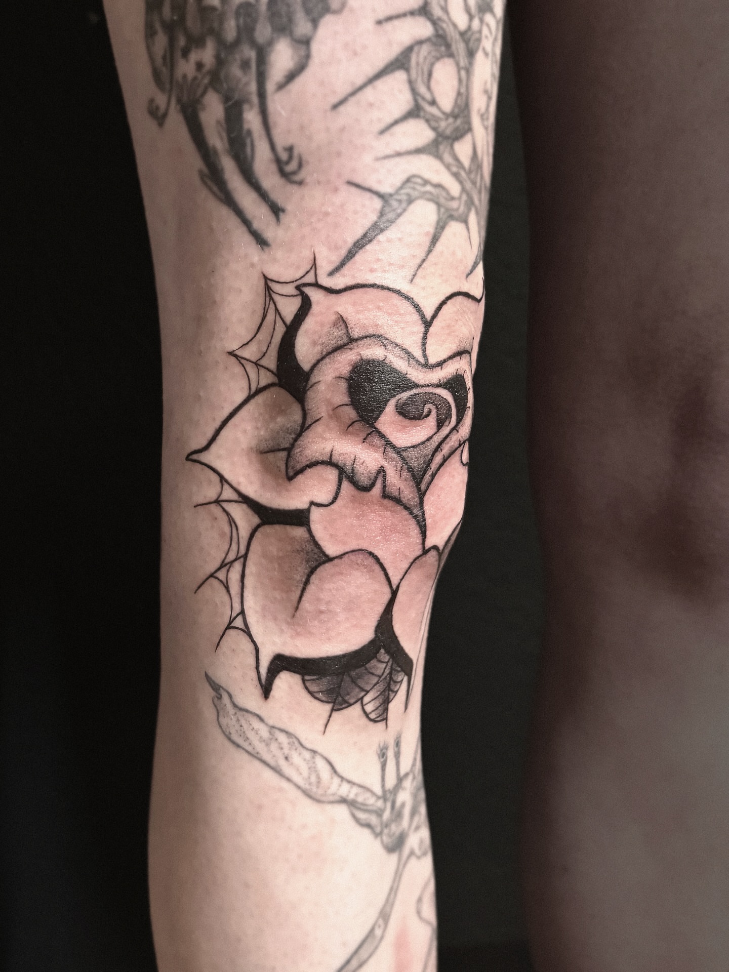 Tattoo by @collectitats โ black_and_grey