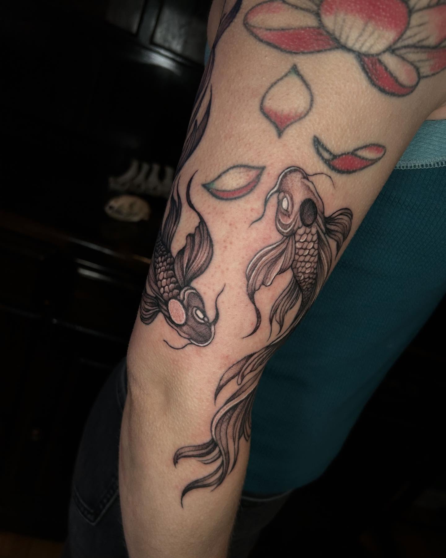 Tattoo by @dee.louisee — black_and_grey